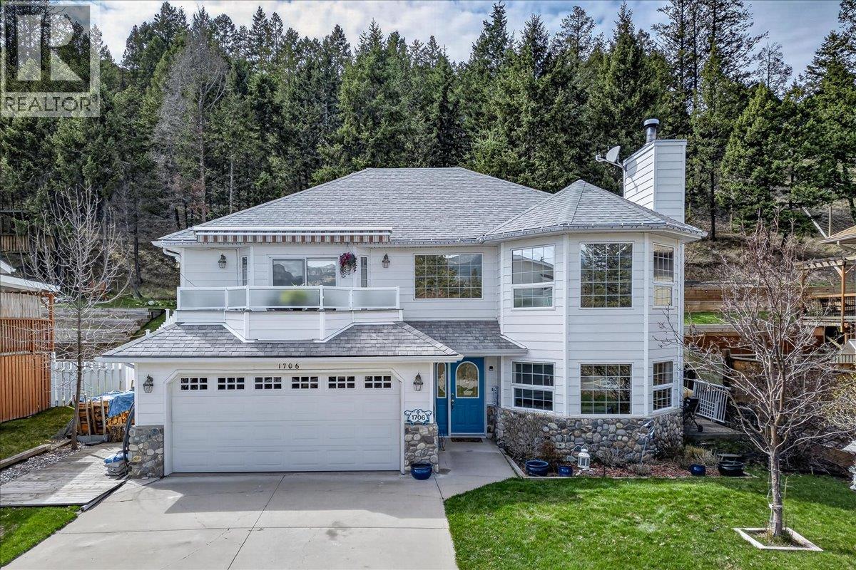 1706 15th Avenue, Invermere, British Columbia  V0A 1K0 - Photo 1 - 10384123