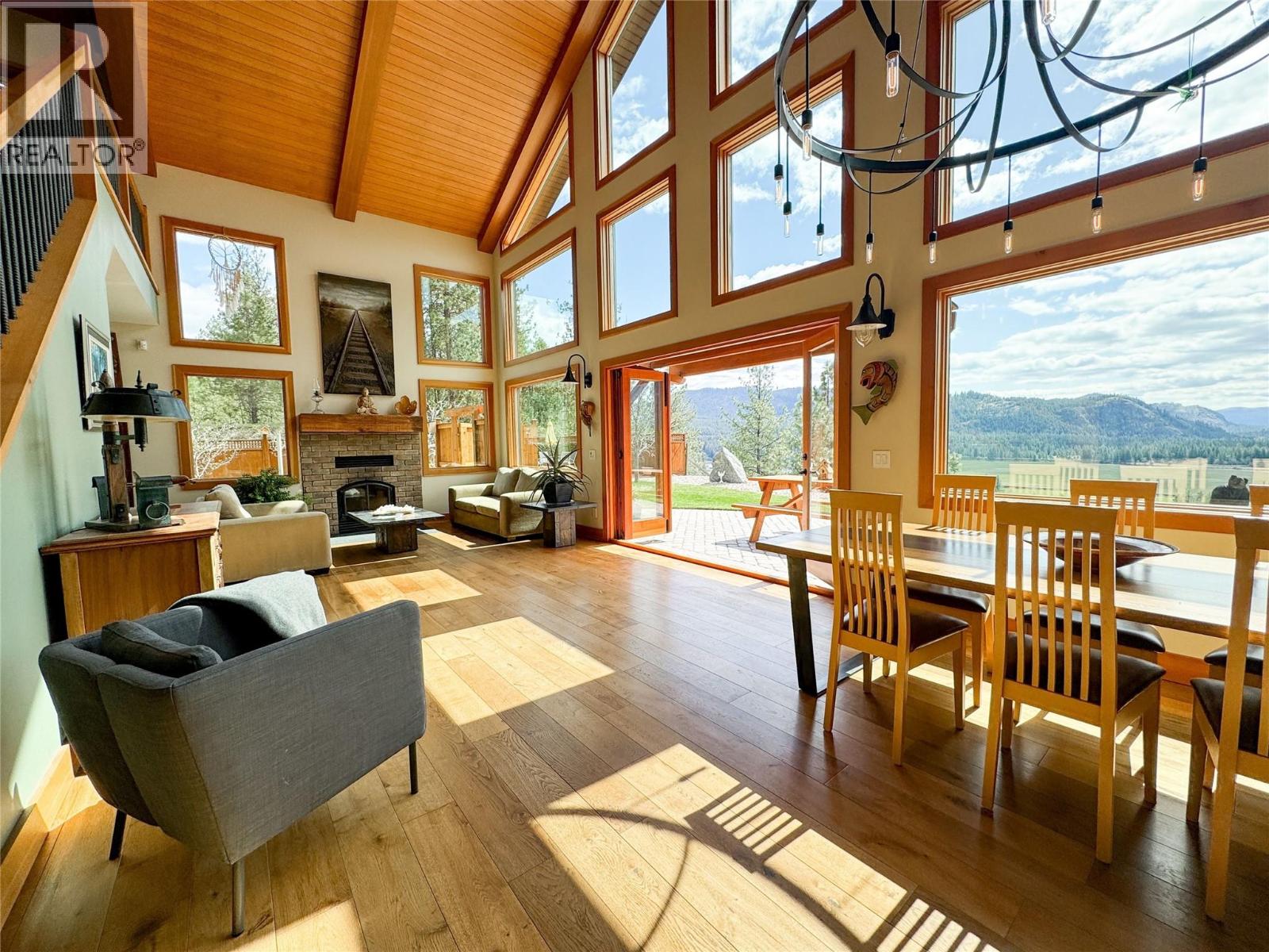 750 395 Highway, Christina Lake, British Columbia  V0H 1E0 - Photo 10 - 10381577