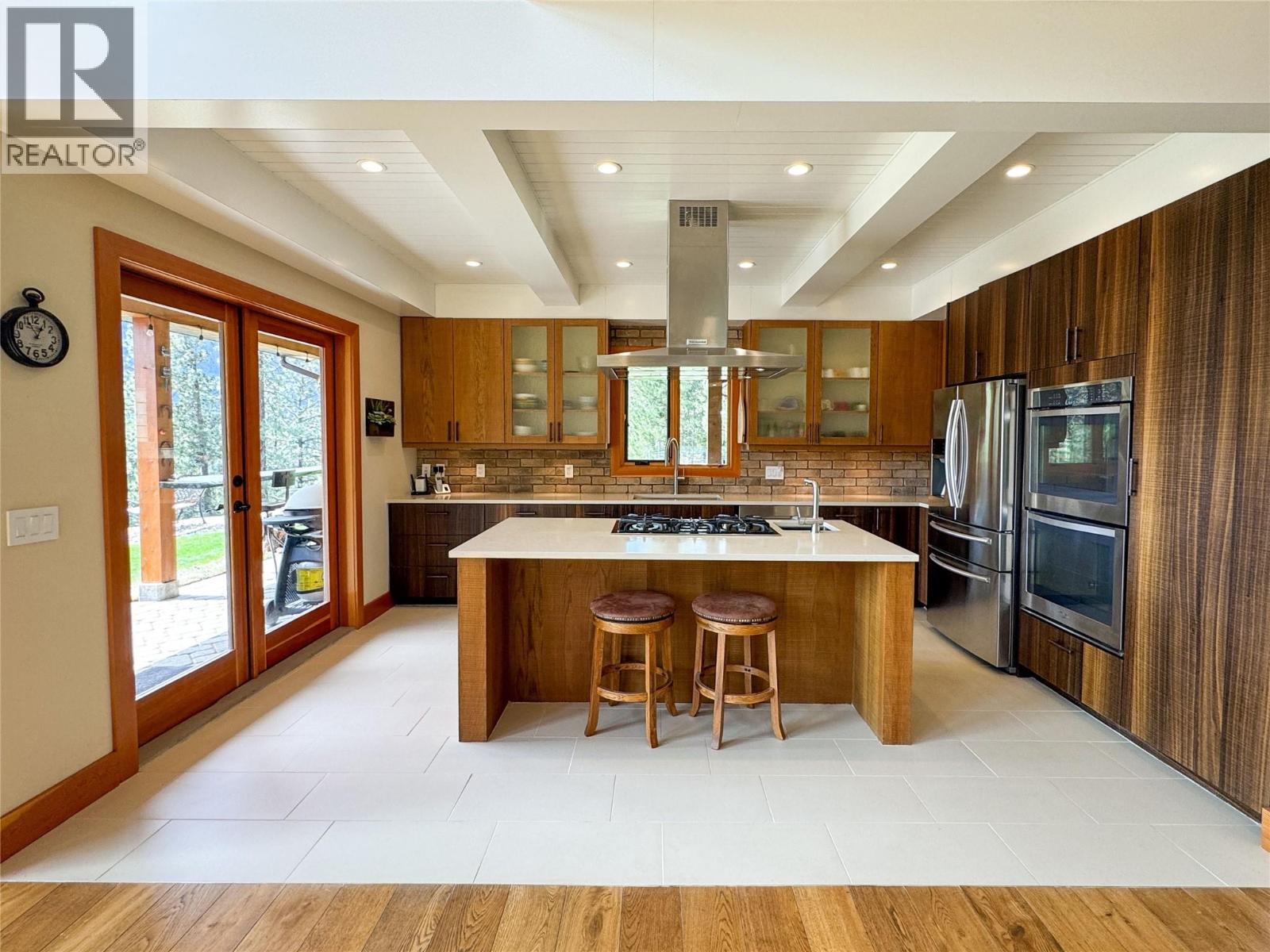 750 395 Highway, Christina Lake, British Columbia  V0H 1E0 - Photo 12 - 10381577