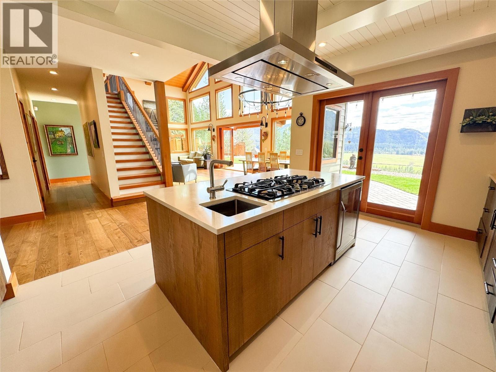 750 395 Highway, Christina Lake, British Columbia  V0H 1E0 - Photo 25 - 10381577