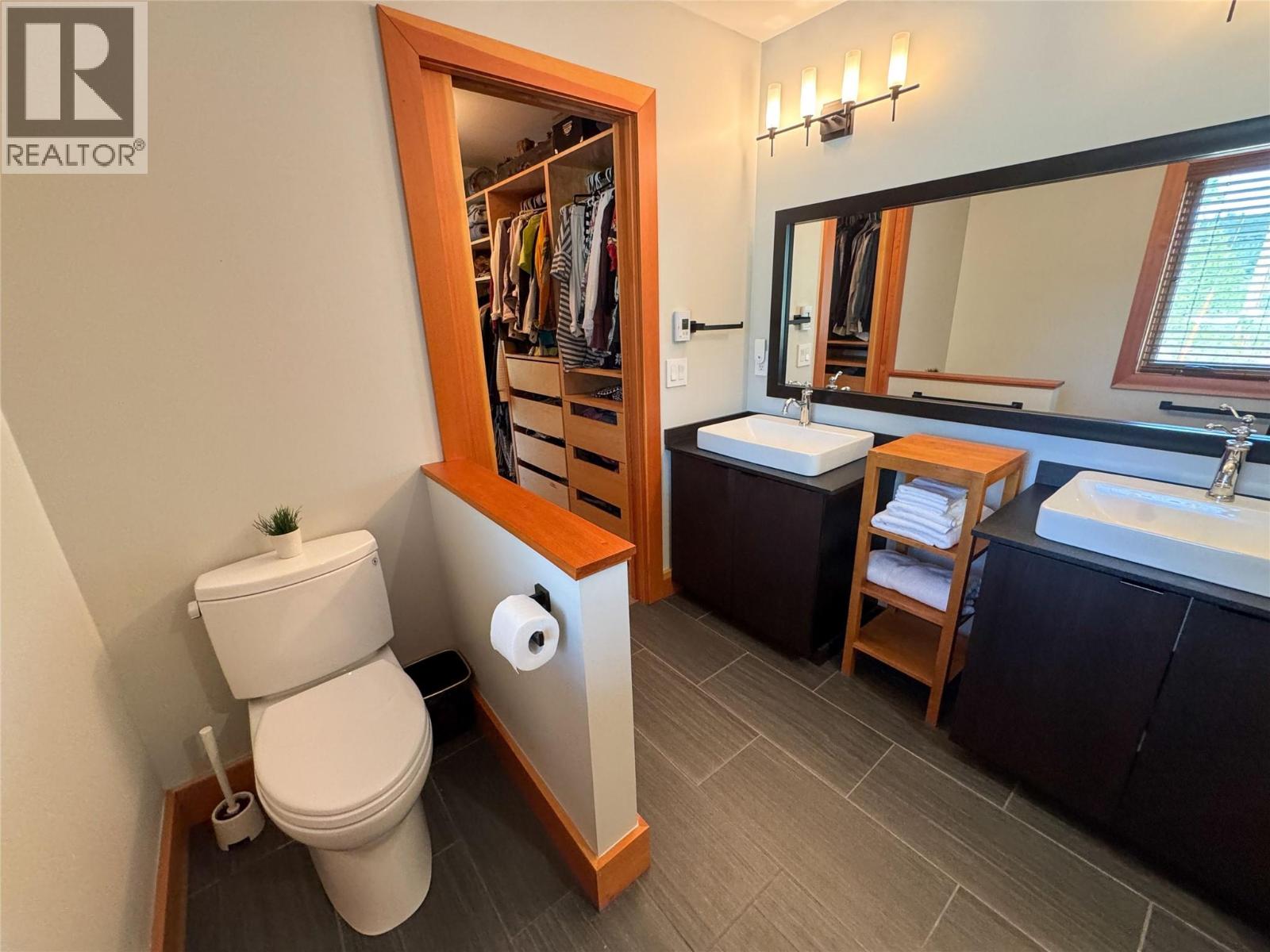 750 395 Highway, Christina Lake, British Columbia  V0H 1E0 - Photo 39 - 10381577