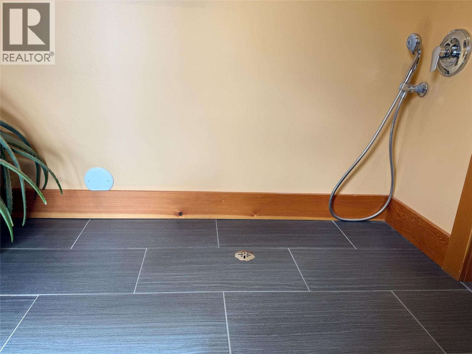 750 395 Highway, Christina Lake, British Columbia  V0H 1E0 - Photo 49 - 10381577