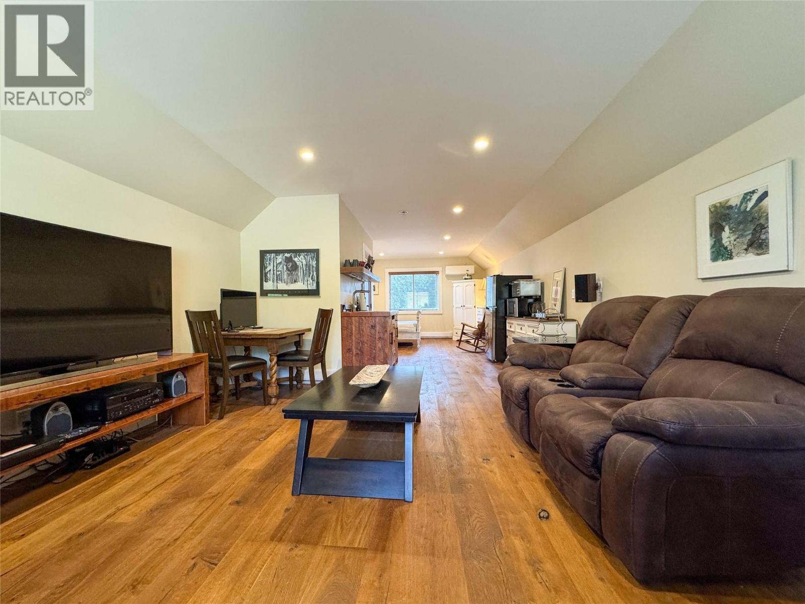 750 395 Highway, Christina Lake, British Columbia  V0H 1E0 - Photo 55 - 10381577