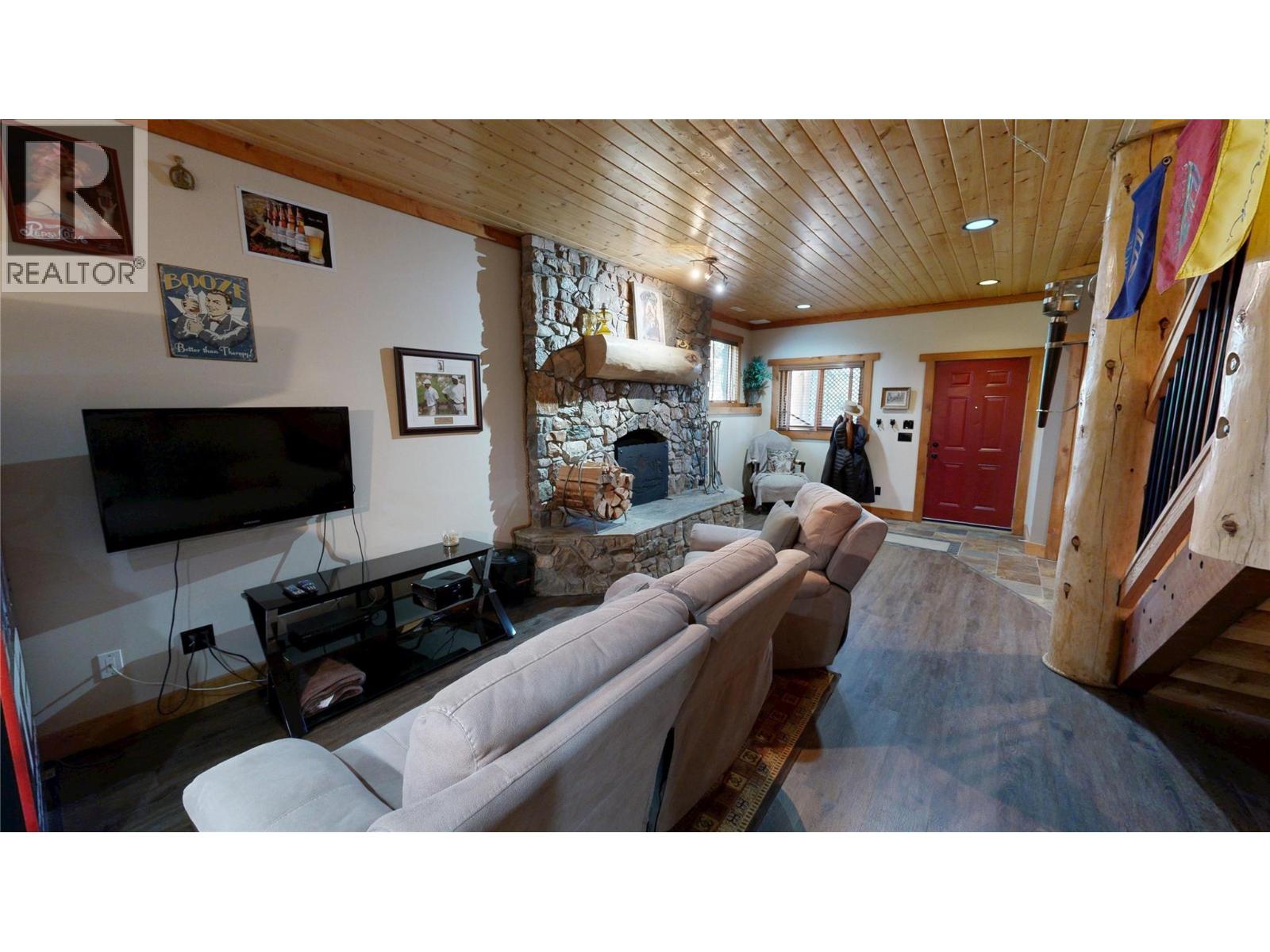 7500 Pine Cone Lane, Radium Hot Springs, British Columbia  V0A 1M0 - Photo 4 - 10384145