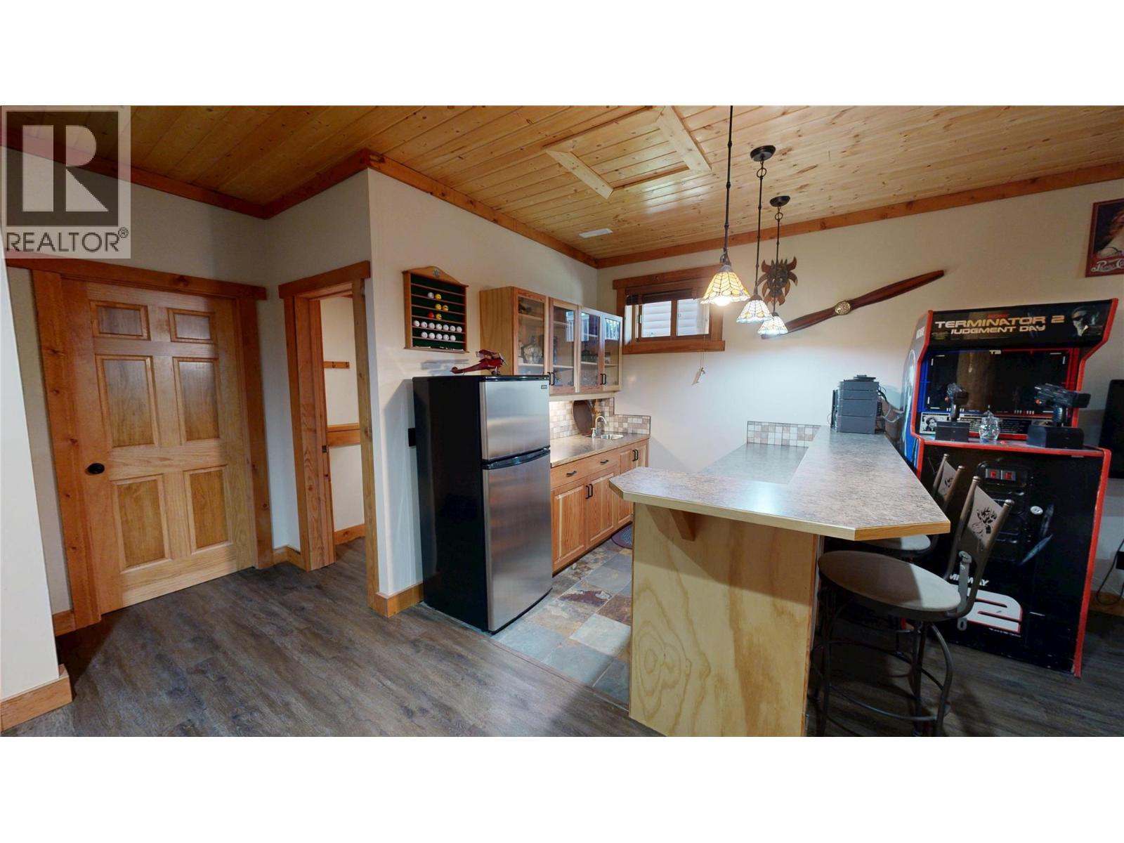 7500 Pine Cone Lane, Radium Hot Springs, British Columbia  V0A 1M0 - Photo 6 - 10384145