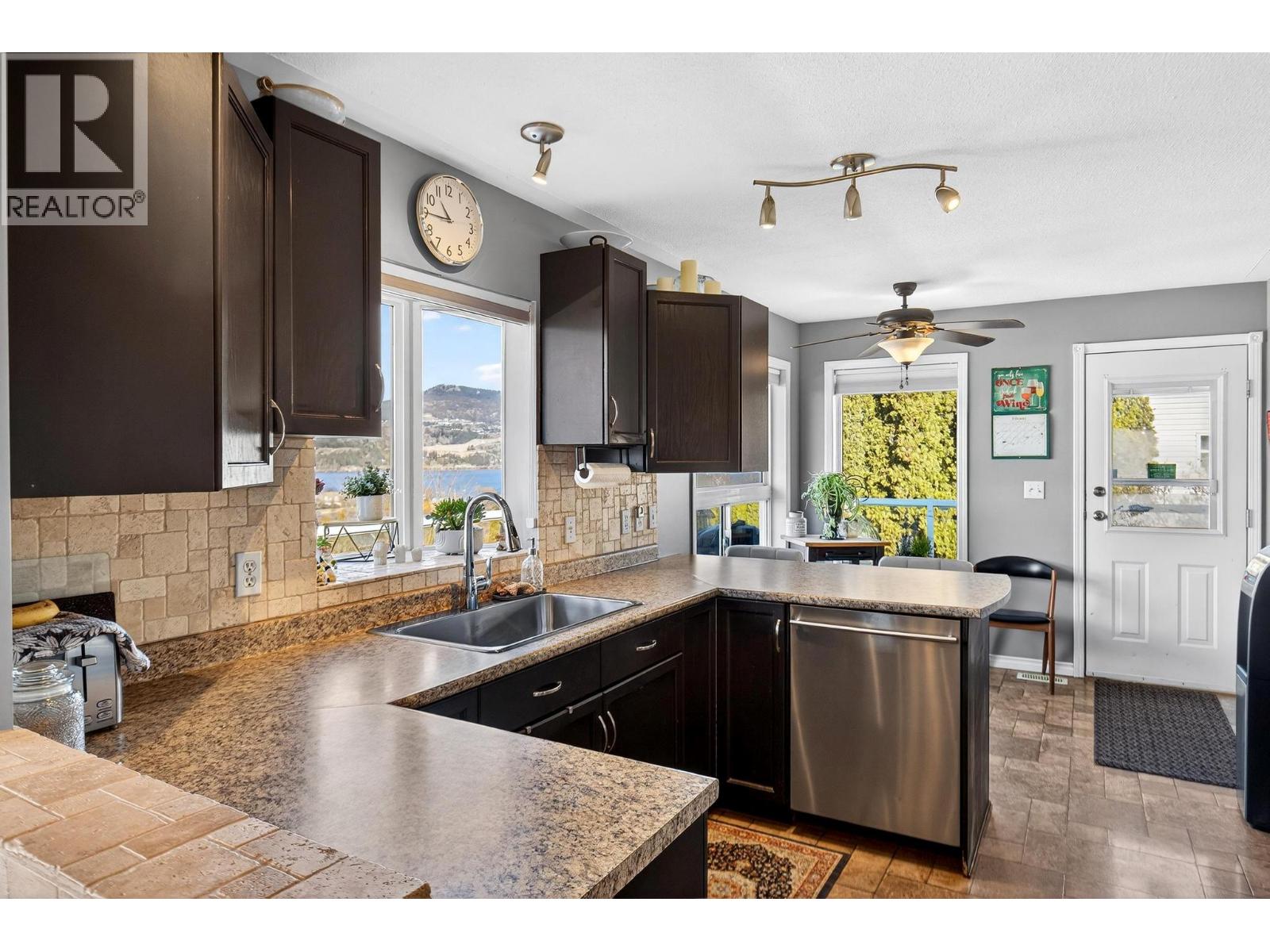 11350 Dakota Road, Lake Country, British Columbia  V4V 1X1 - Photo 6 - 10384229