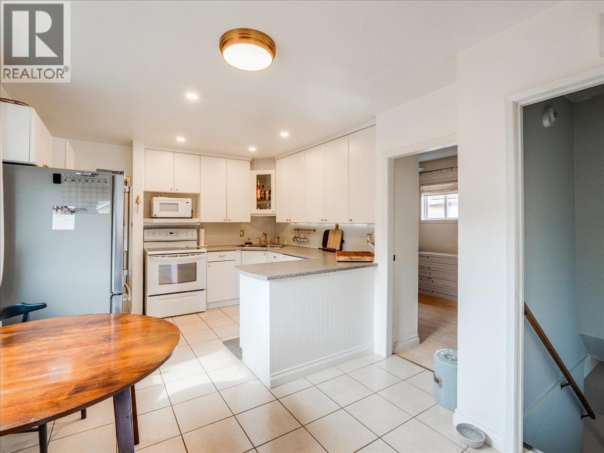 1727 Circle Street, Trail, British Columbia  V1R 1W8 - Photo 16 - 10383735