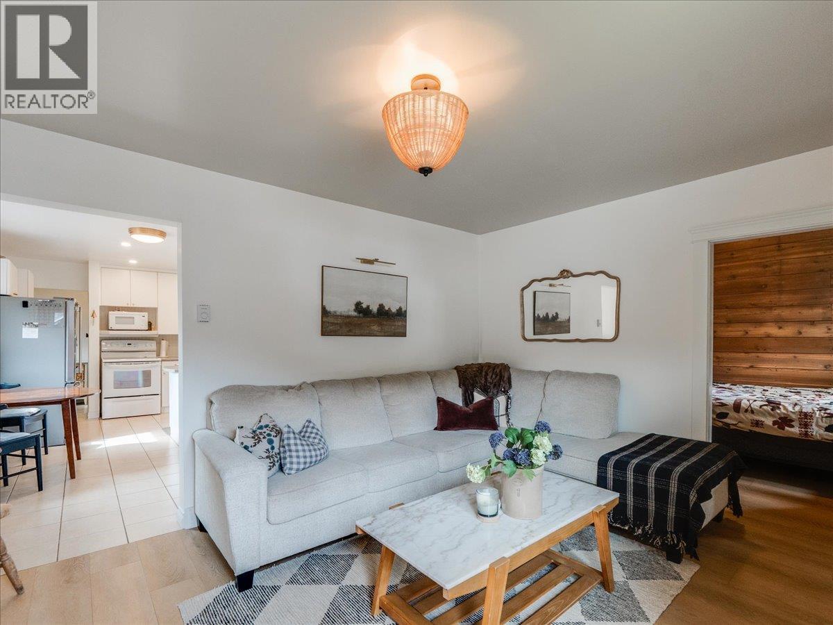 1727 Circle Street, Trail, British Columbia  V1R 1W8 - Photo 20 - 10383735