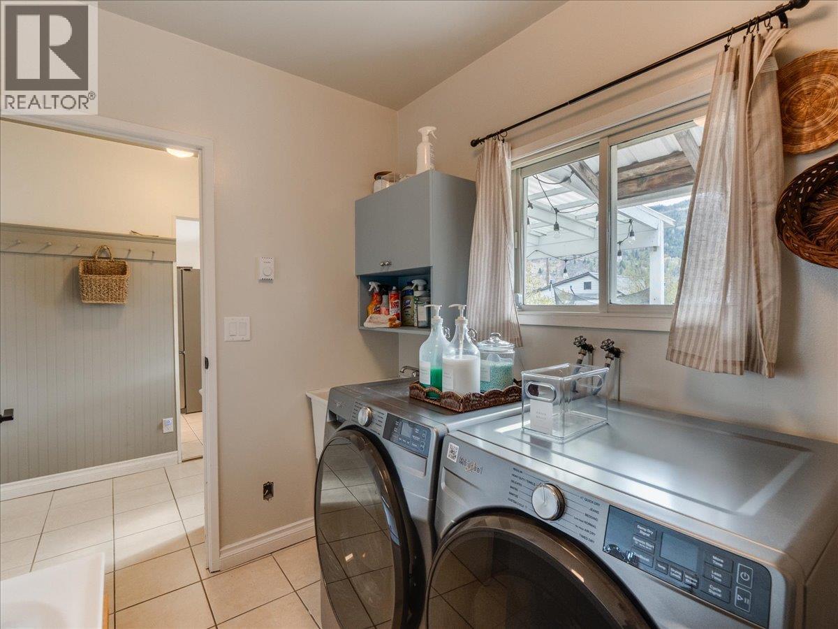 1727 Circle Street, Trail, British Columbia  V1R 1W8 - Photo 27 - 10383735