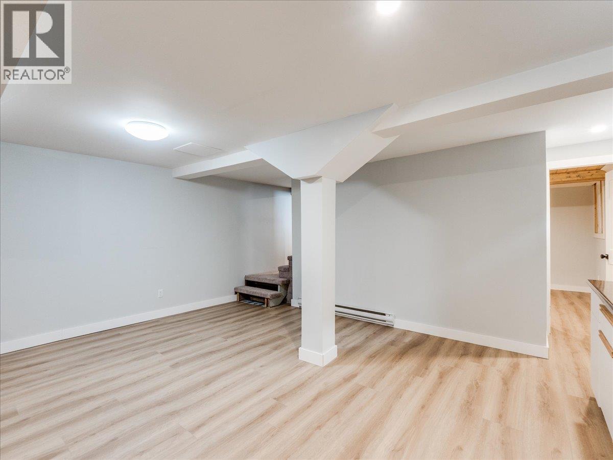 1727 Circle Street, Trail, British Columbia  V1R 1W8 - Photo 33 - 10383735