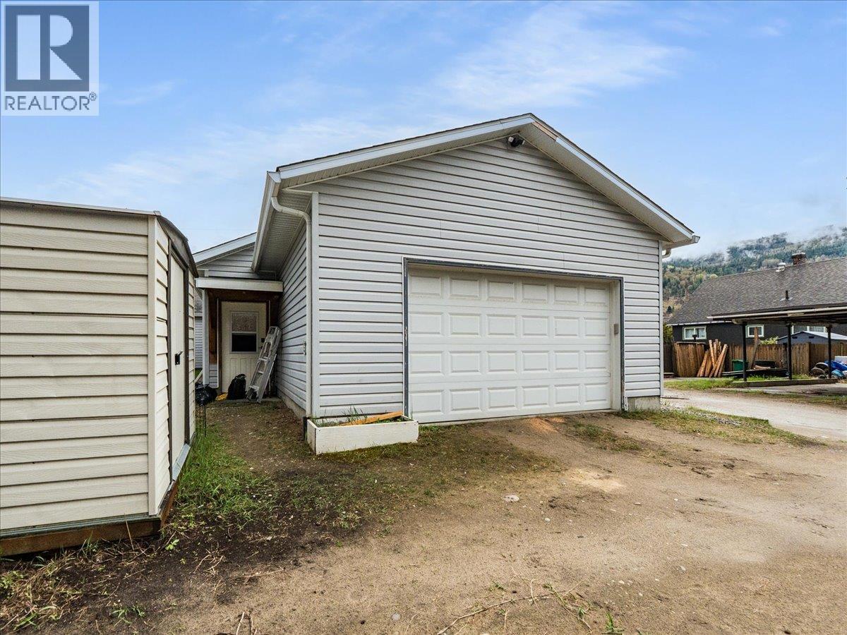 1727 Circle Street, Trail, British Columbia  V1R 1W8 - Photo 46 - 10383735