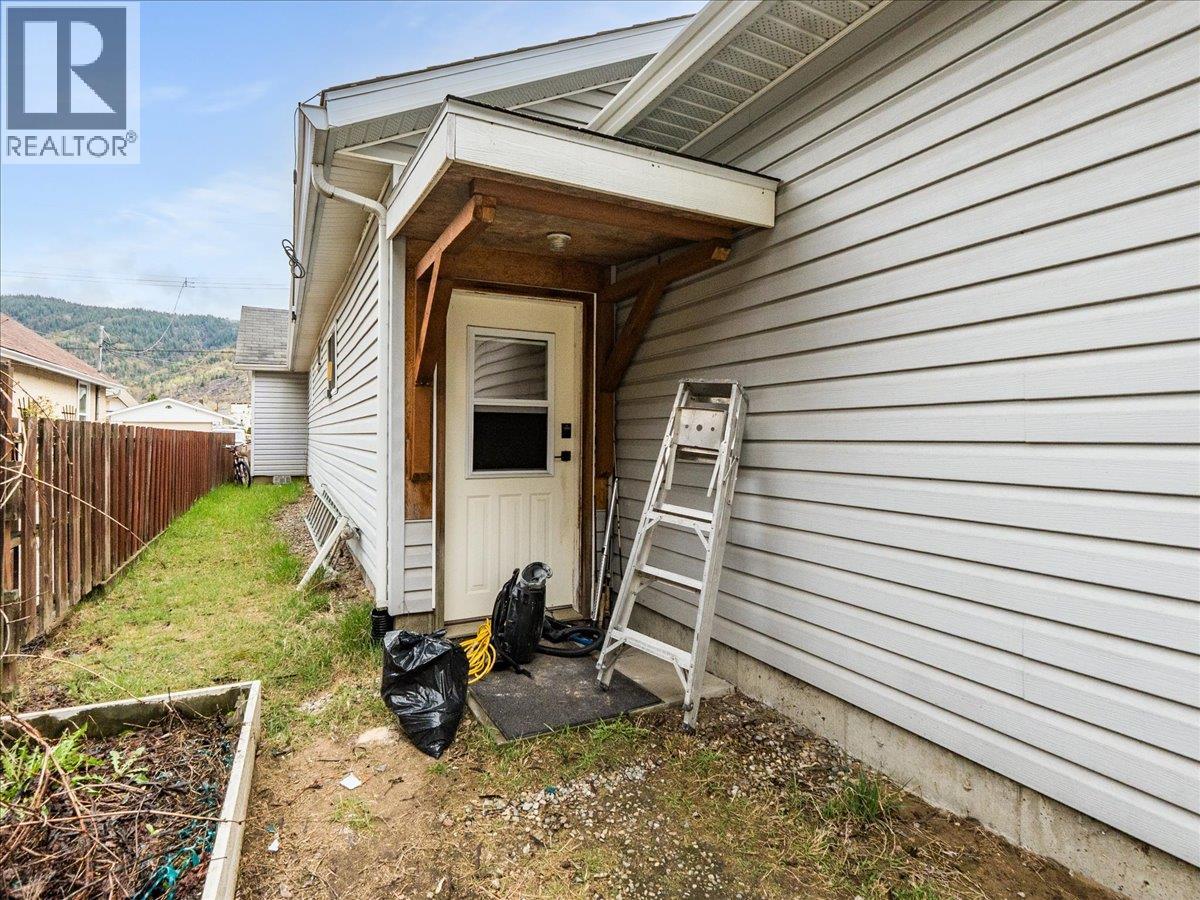 1727 Circle Street, Trail, British Columbia  V1R 1W8 - Photo 47 - 10383735