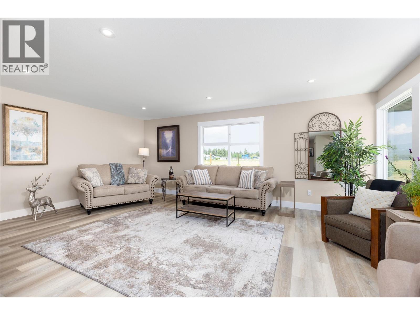 5496 93/95 Highway, Wasa, British Columbia  V0B 0A7 - Photo 14 - 10382734