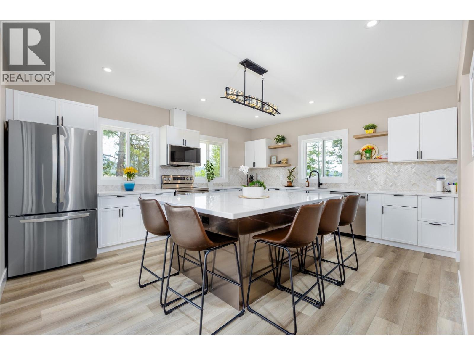 5496 93/95 Highway, Wasa, British Columbia  V0B 0A7 - Photo 16 - 10382734