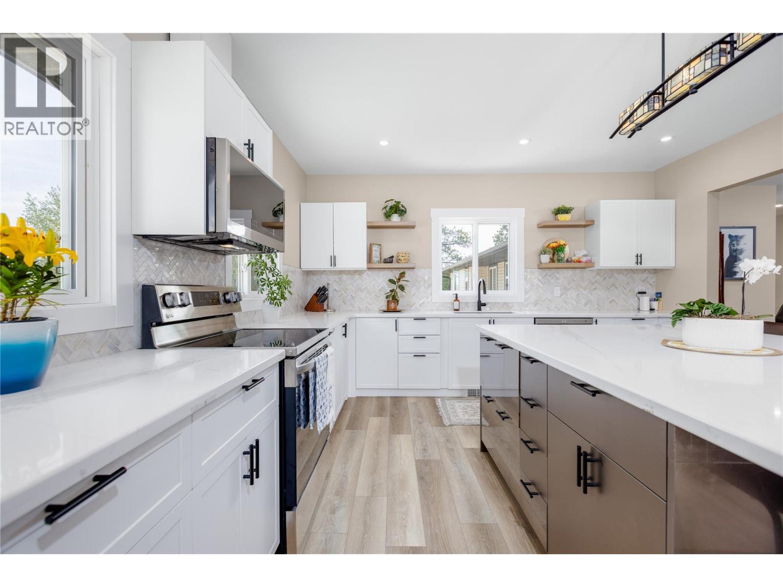 5496 93/95 Highway, Wasa, British Columbia  V0B 0A7 - Photo 17 - 10382734