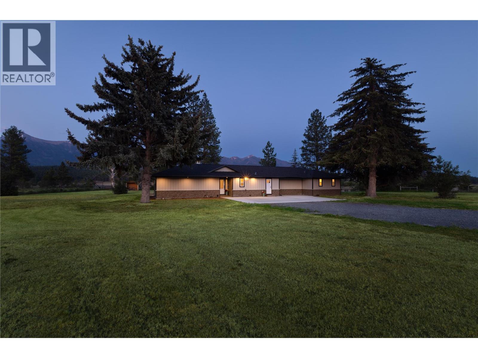 5496 93/95 Highway, Wasa, British Columbia  V0B 0A7 - Photo 52 - 10382734