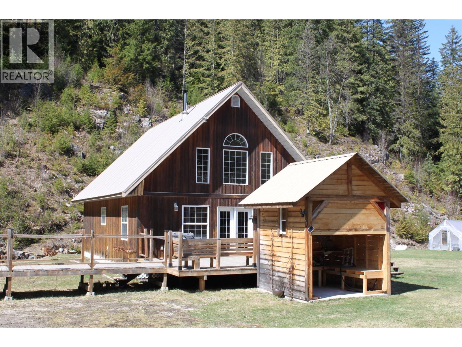 106 Eagles Nest Road, Summit Lake, British Columbia  V0G 1R1 - Photo 1 - 10384134