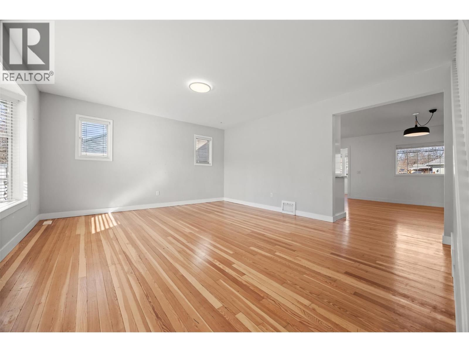 828 Sutherland Avenue, Kelowna, British Columbia  V1Y 5X5 - Photo 10 - 10384244