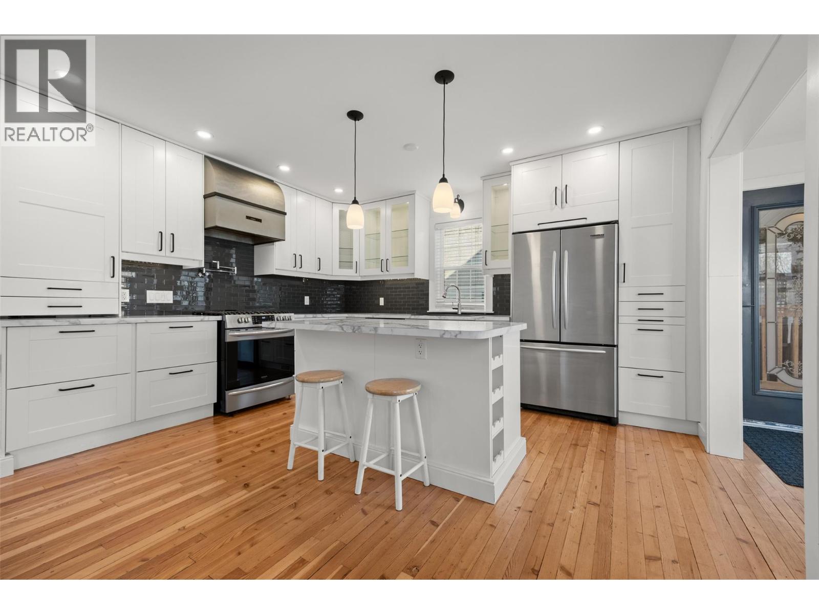 828 Sutherland Avenue, Kelowna, British Columbia  V1Y 5X5 - Photo 4 - 10384244