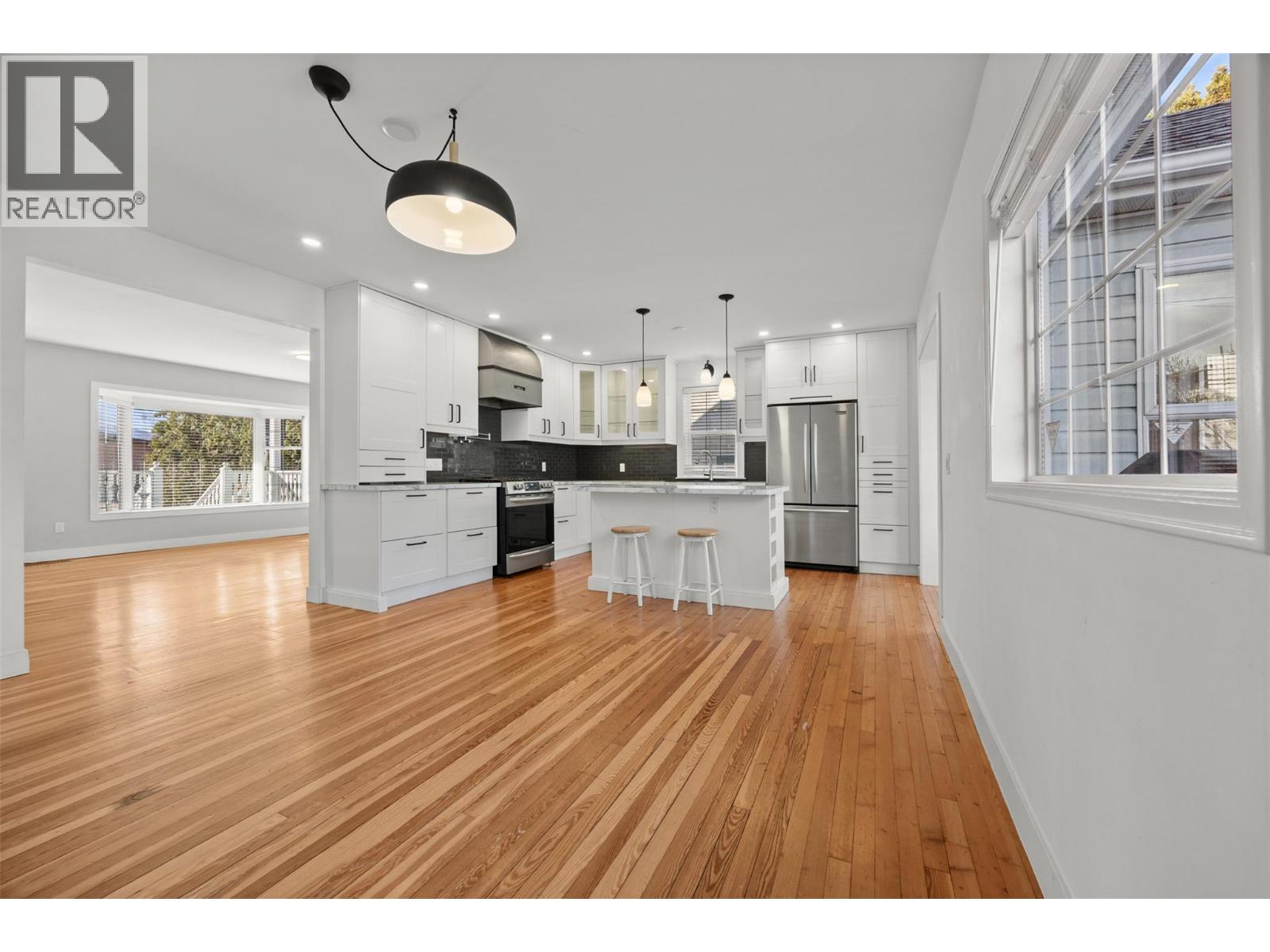 828 Sutherland Avenue, Kelowna, British Columbia  V1Y 5X5 - Photo 9 - 10384244