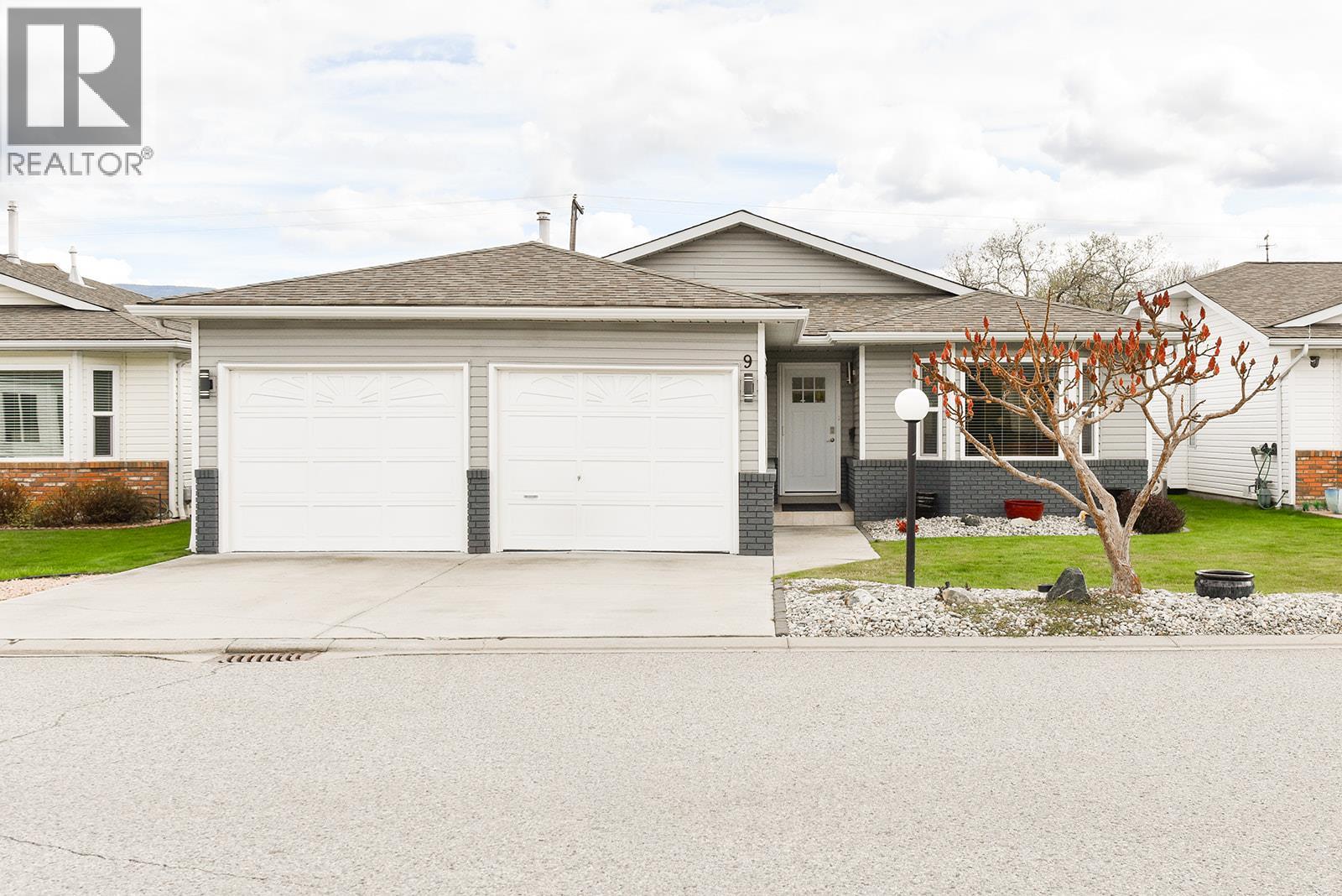 9 Kingfisher Drive, Penticton, British Columbia  V2A 8K6 - Photo 2 - 10384197