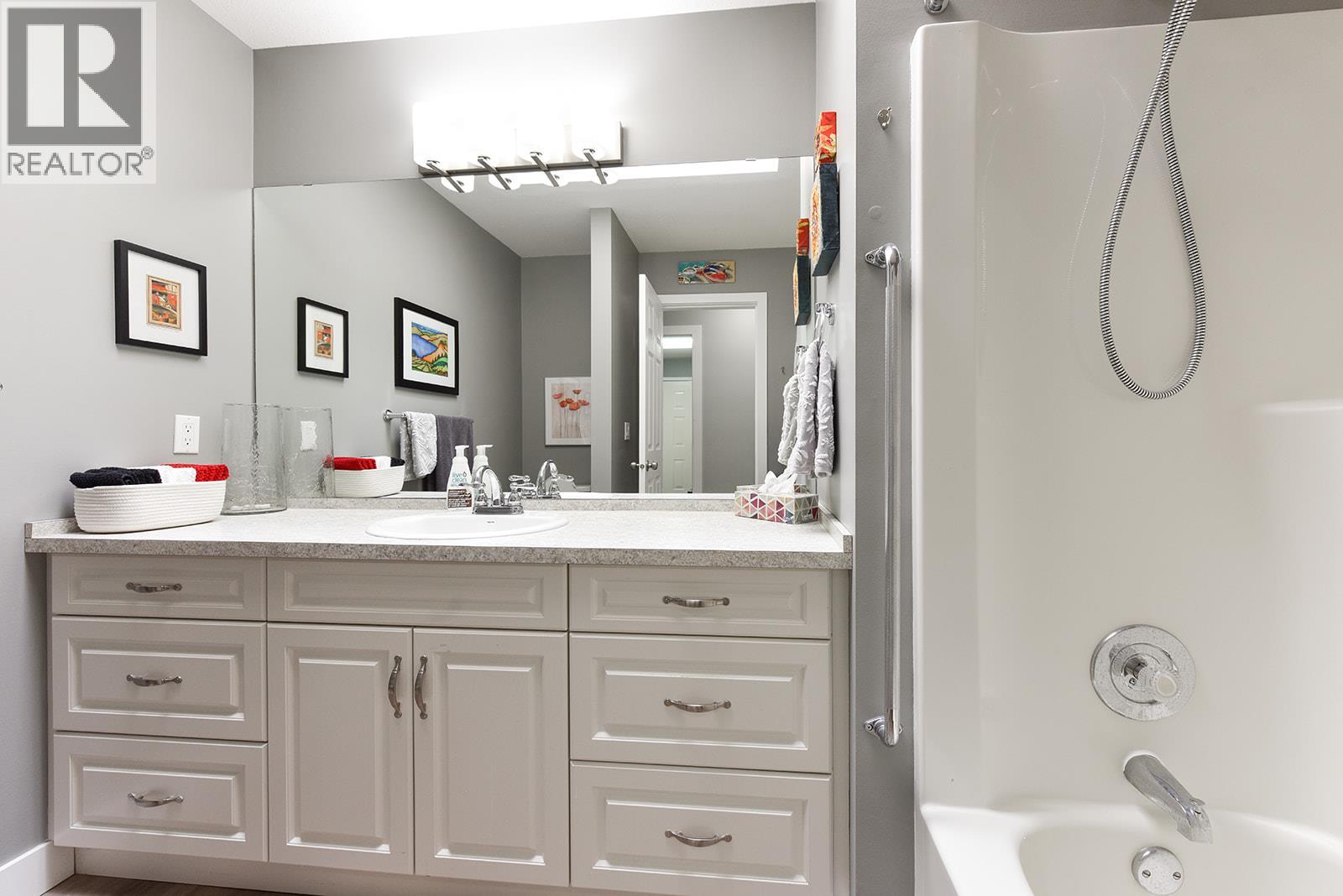 9 Kingfisher Drive, Penticton, British Columbia  V2A 8K6 - Photo 23 - 10384197