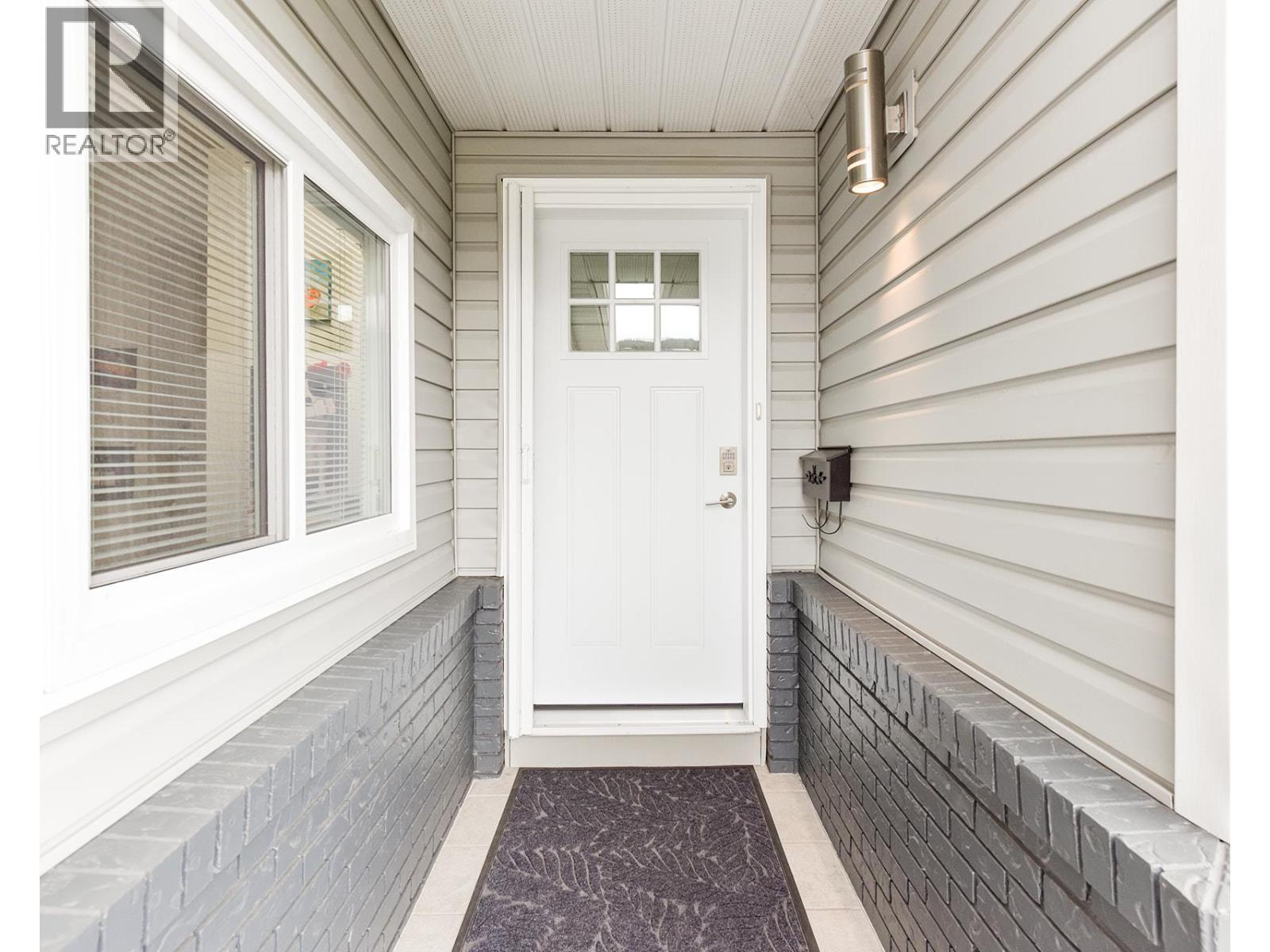 9 Kingfisher Drive, Penticton, British Columbia  V2A 8K6 - Photo 3 - 10384197