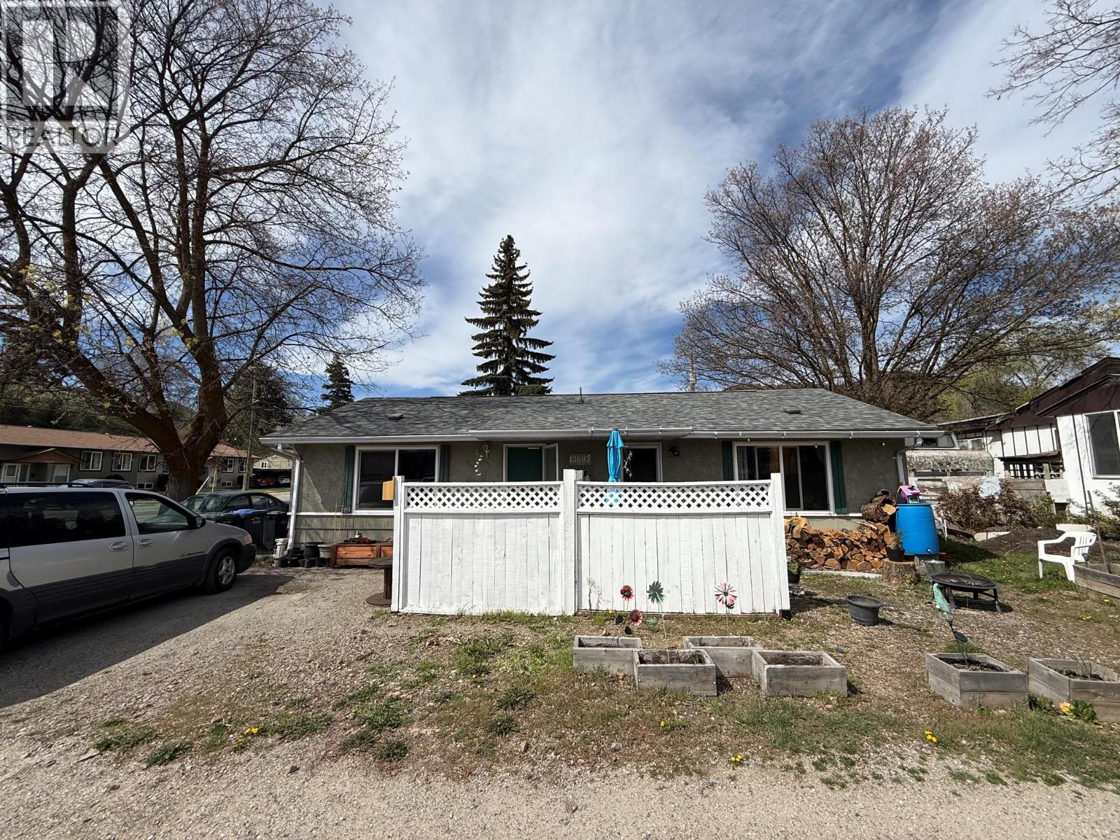 13602 Spencer Avenue, Summerland, British Columbia  V0H 1Z0 - Photo 1 - 10384064