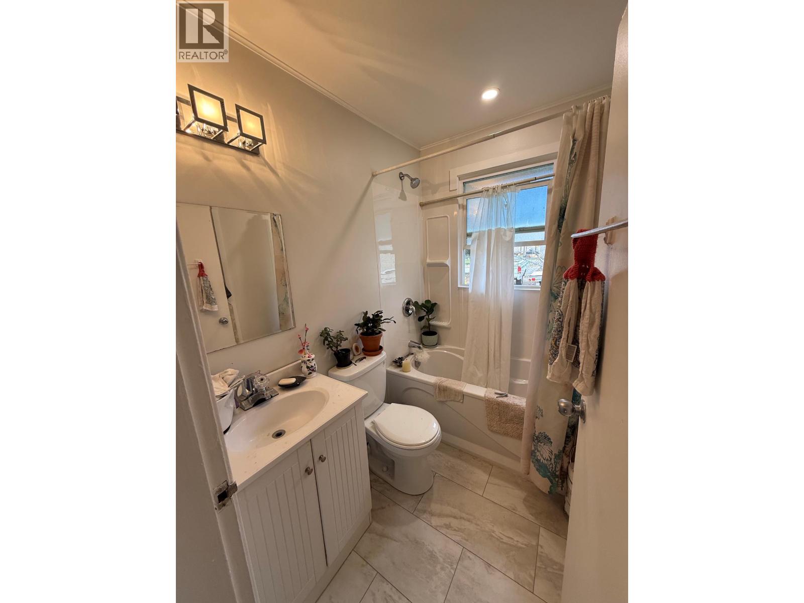 13602 Spencer Avenue, Summerland, British Columbia  V0H 1Z0 - Photo 12 - 10384064