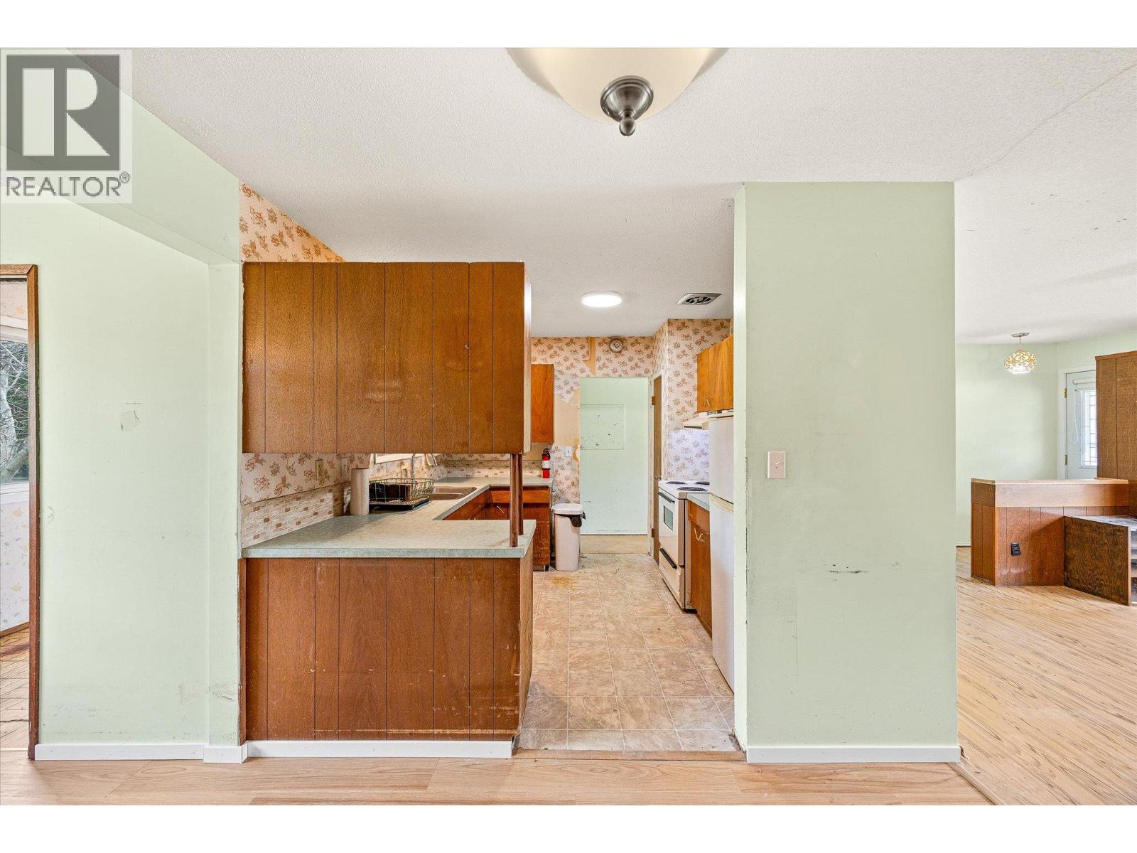 945 Kennedy Street, Kelowna, British Columbia  V1Y 4E9 - Photo 14 - 10383730