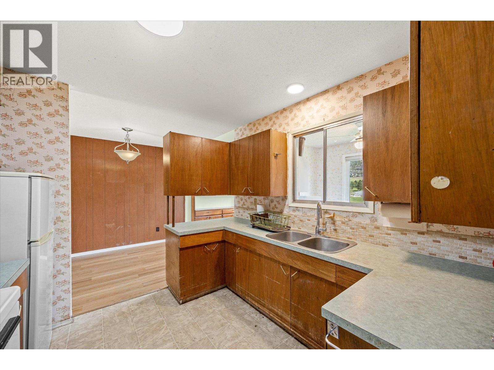 945 Kennedy Street, Kelowna, British Columbia  V1Y 4E9 - Photo 16 - 10383730