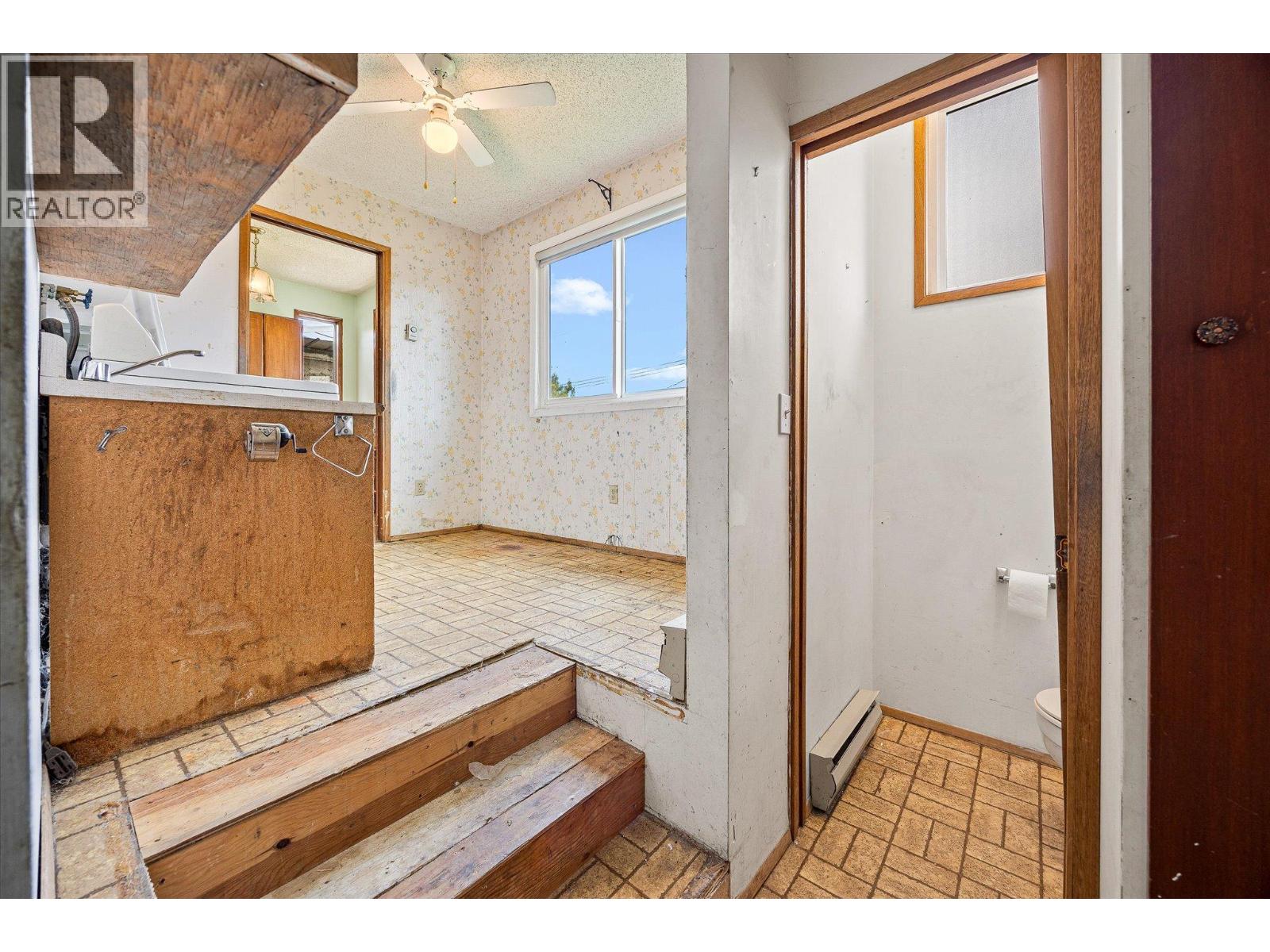 945 Kennedy Street, Kelowna, British Columbia  V1Y 4E9 - Photo 23 - 10383730