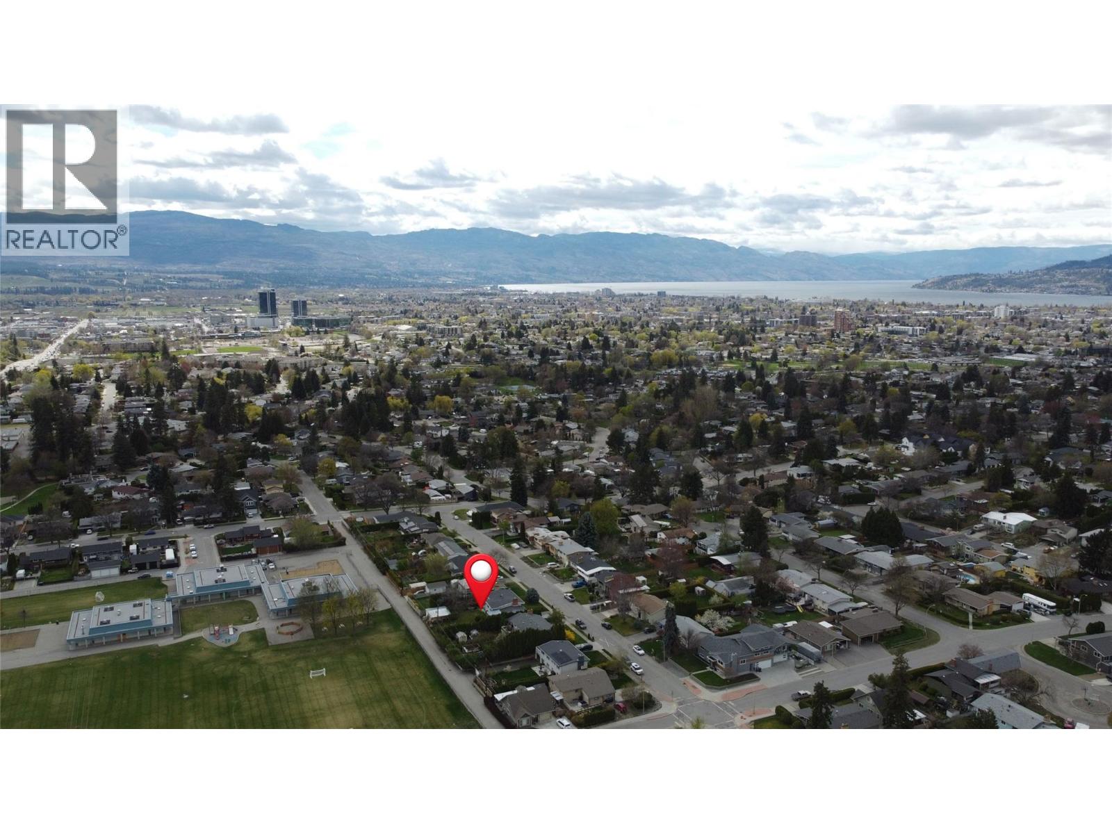 945 Kennedy Street, Kelowna, British Columbia  V1Y 4E9 - Photo 4 - 10383730