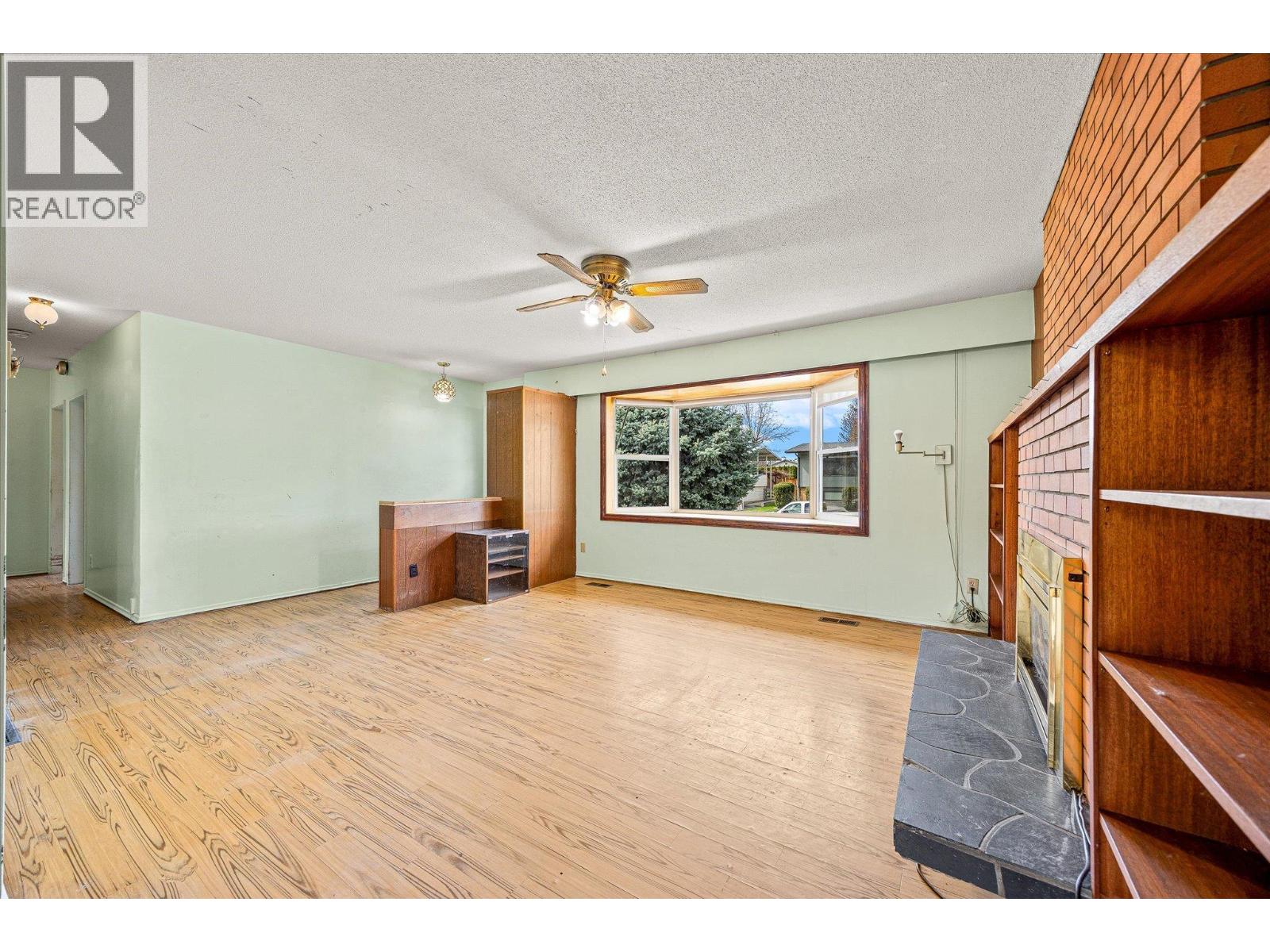 945 Kennedy Street, Kelowna, British Columbia  V1Y 4E9 - Photo 8 - 10383730