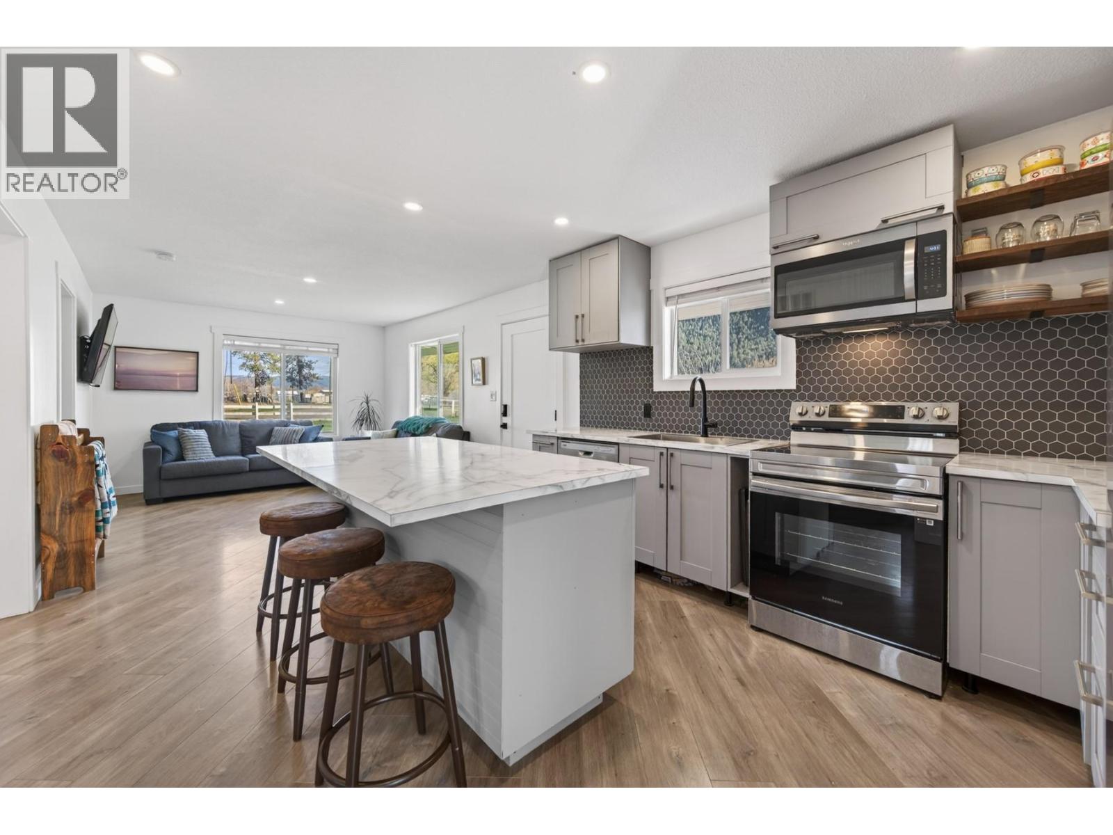 2205 Coyle Road, Merritt, British Columbia  V1K 1N4 - Photo 10 - 10384154