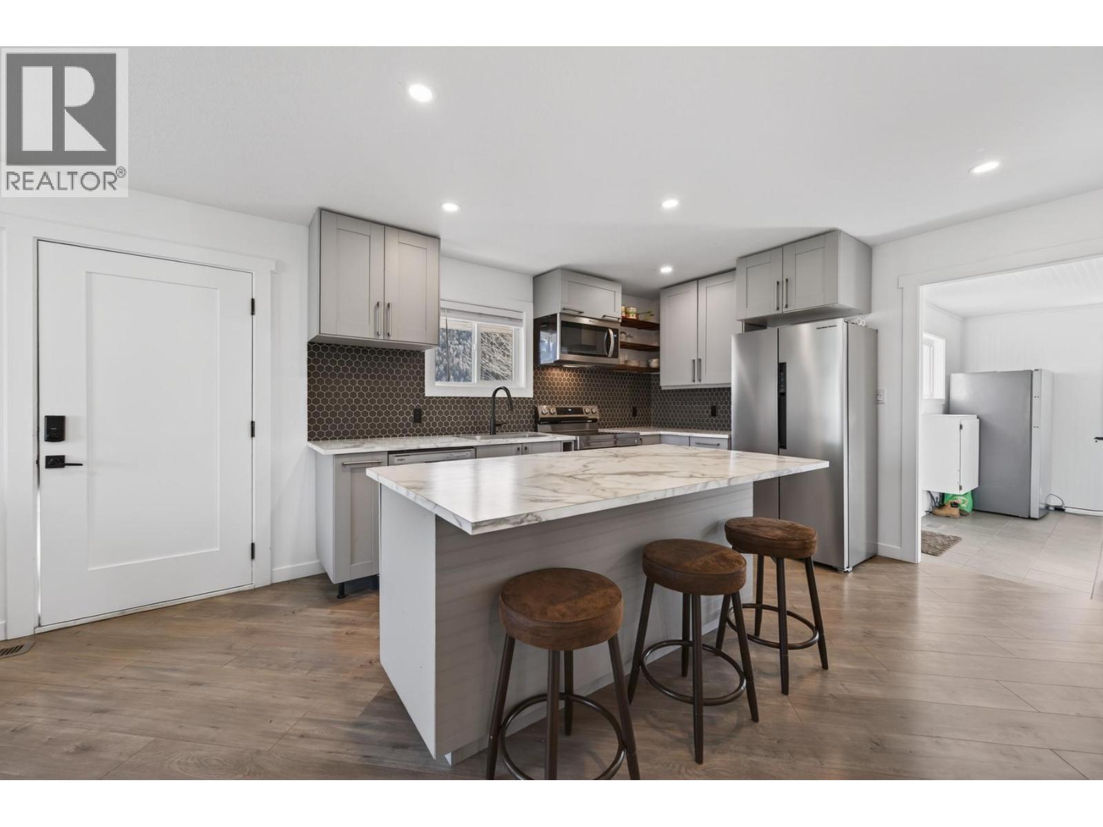 2205 Coyle Road, Merritt, British Columbia  V1K 1N4 - Photo 12 - 10384154