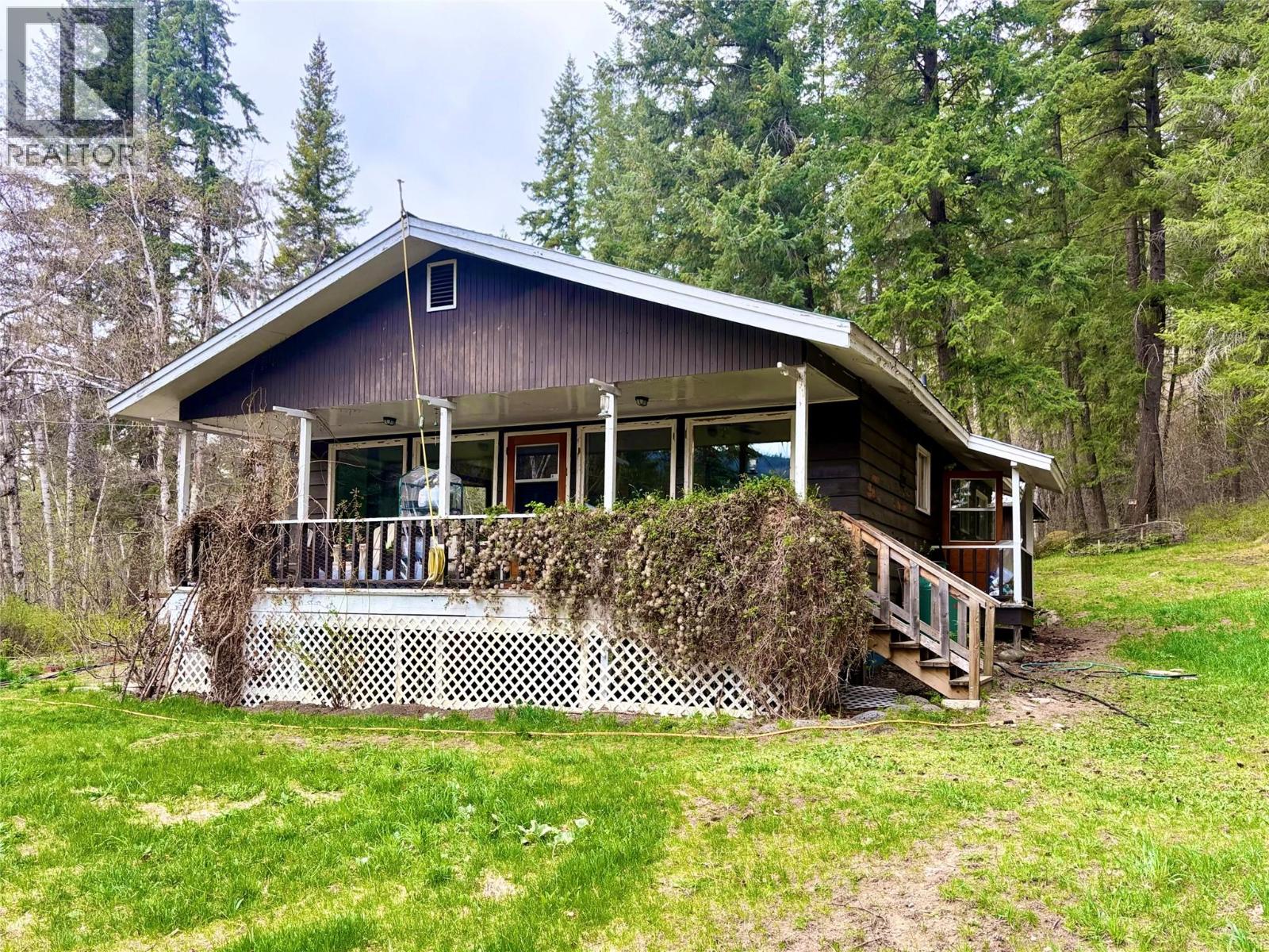 541 24 Highway, Little Fort, British Columbia  V0E 1C0 - Photo 1 - 10384174