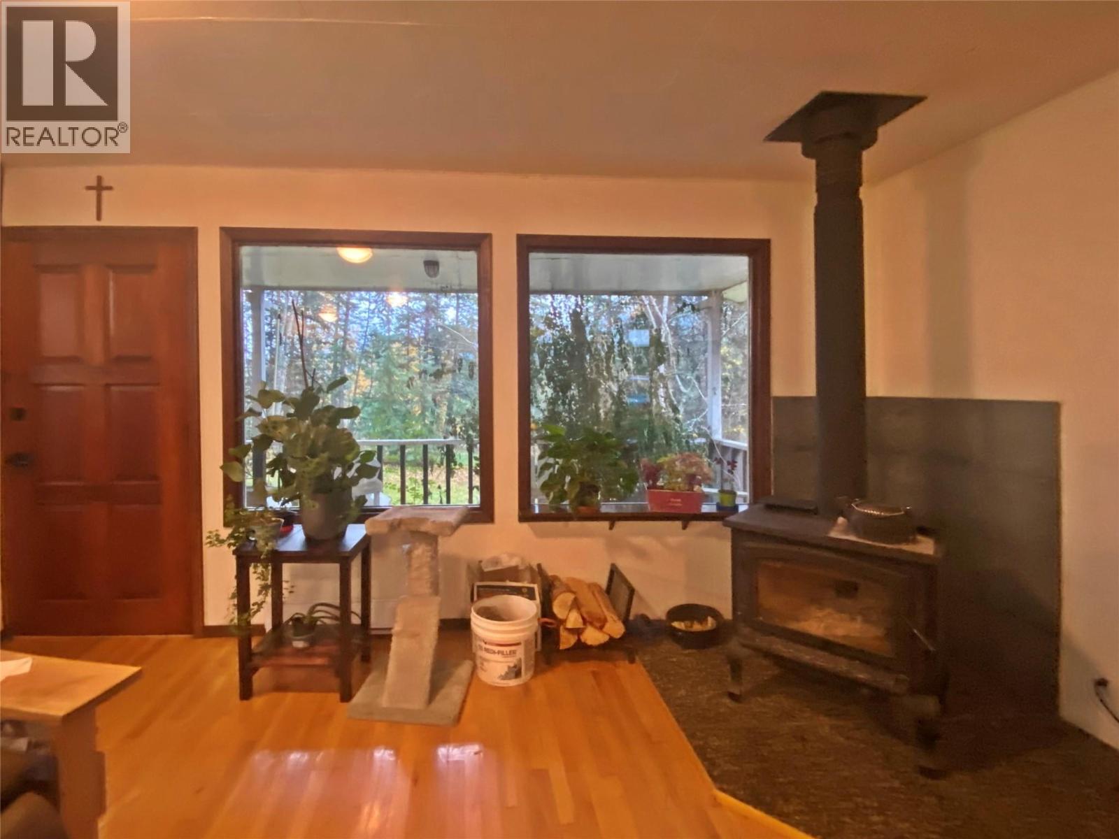 541 24 Highway, Little Fort, British Columbia  V0E 1C0 - Photo 8 - 10384174