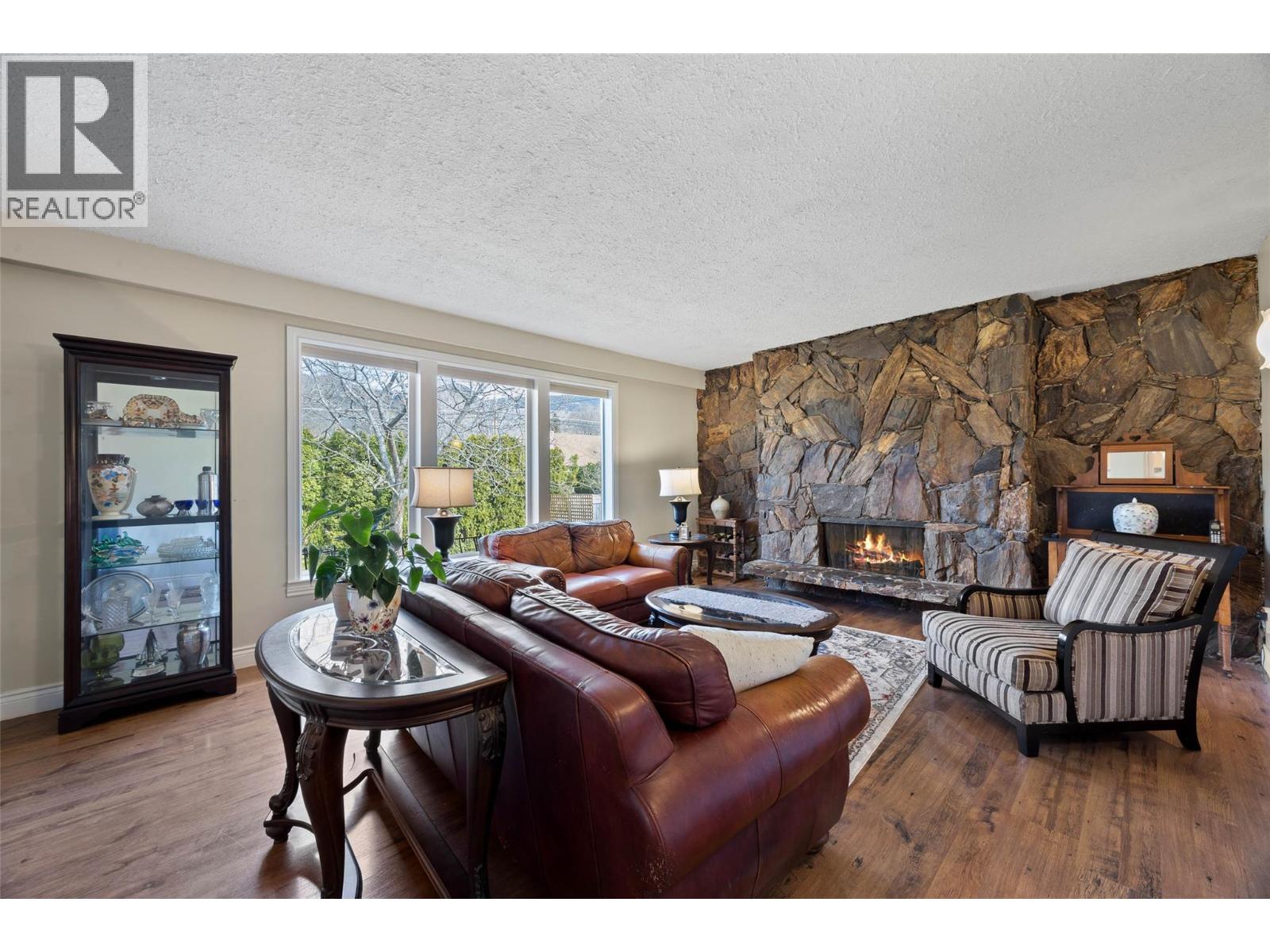 381 Mary Place, Kamloops, British Columbia  V2C 4Y5 - Photo 10 - 10384181