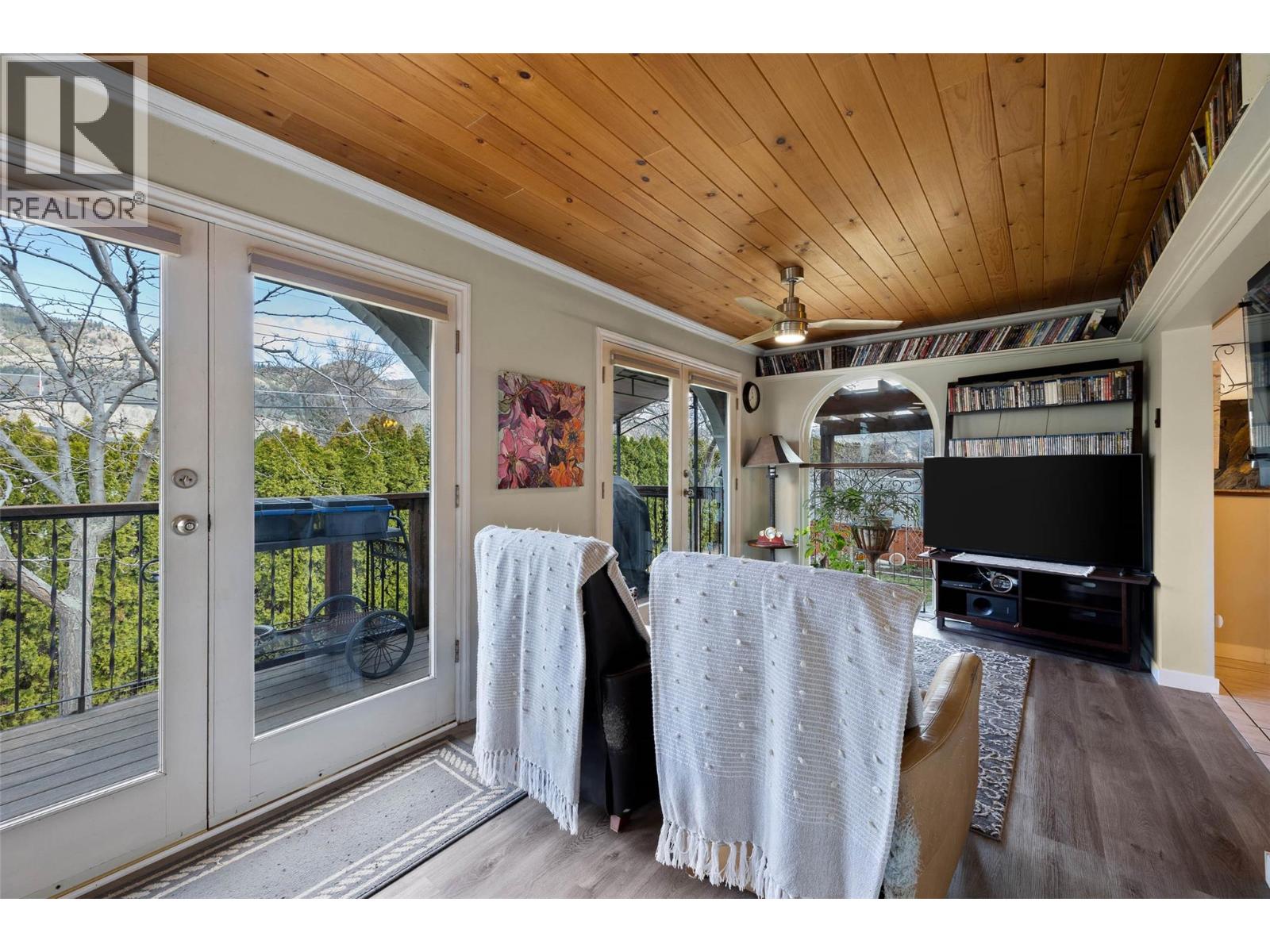 381 Mary Place, Kamloops, British Columbia  V2C 4Y5 - Photo 9 - 10384181