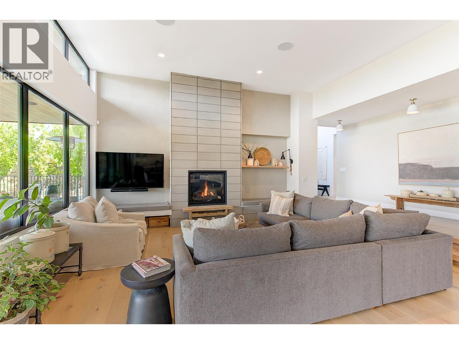 763 Barnaby Road, Kelowna, British Columbia  V1W 4N9 - Photo 10 - 10383496