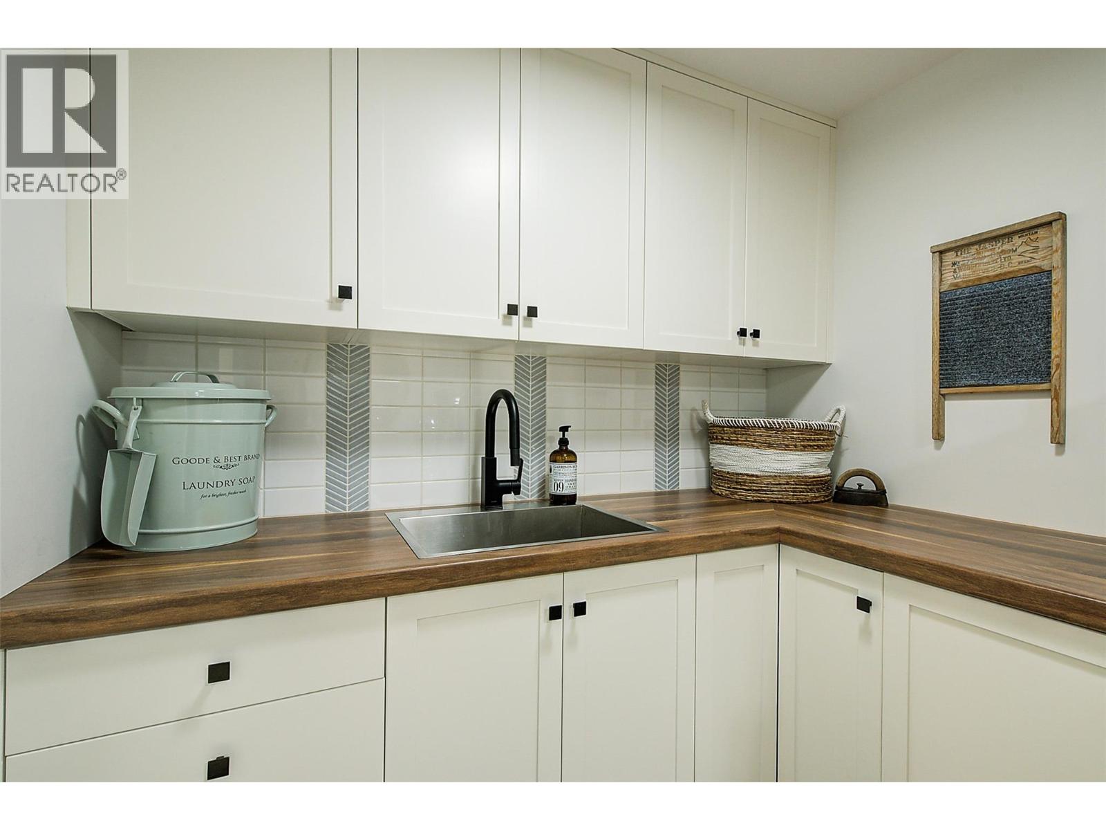 763 Barnaby Road, Kelowna, British Columbia  V1W 4N9 - Photo 43 - 10383496