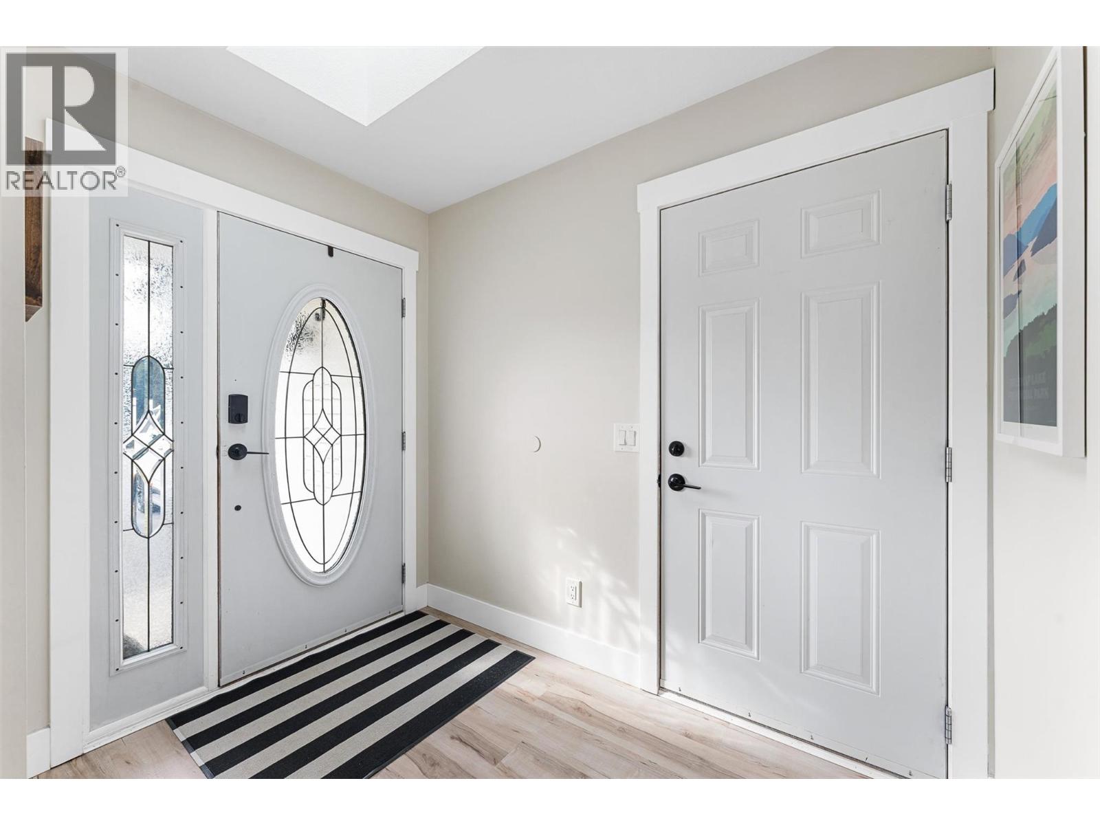 2186 Finlay Court, Lake Country, British Columbia  V1V 1J1 - Photo 6 - 10384299