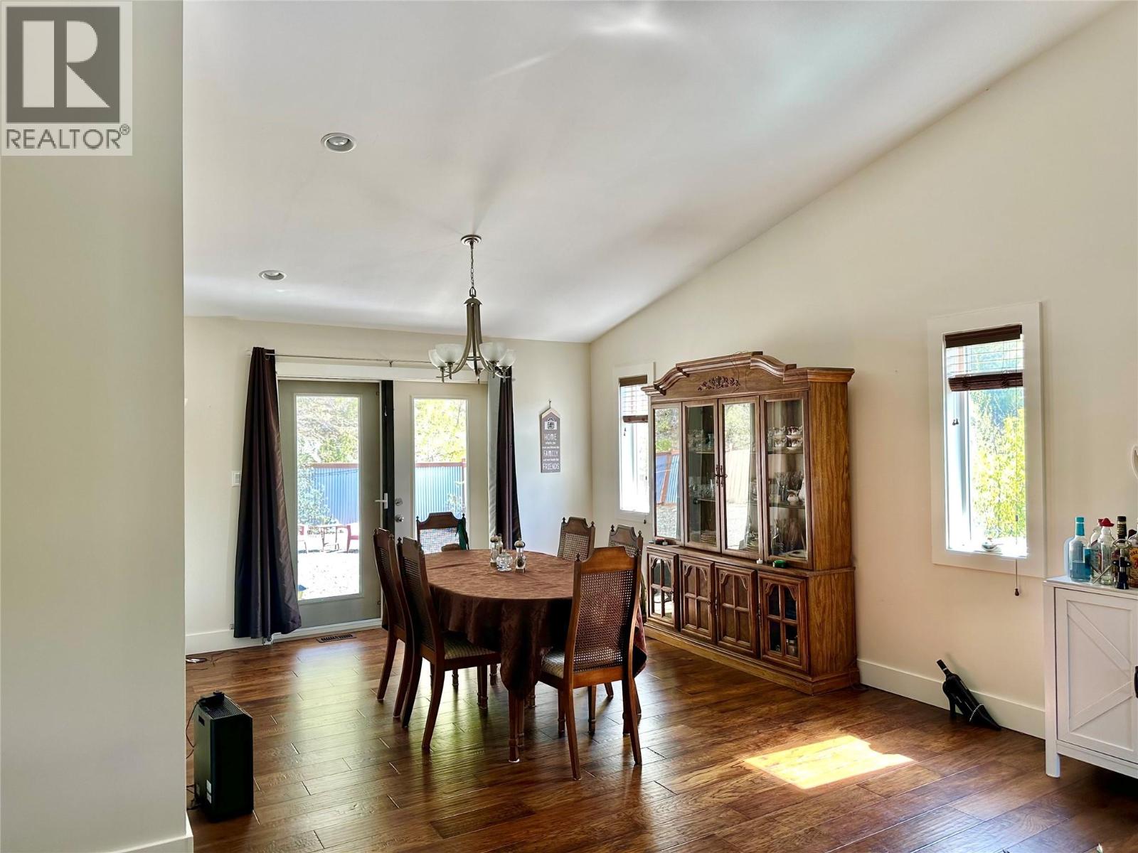 8121 Birchwood Drive, Trail, British Columbia  V1R 4Y3 - Photo 10 - 10384206