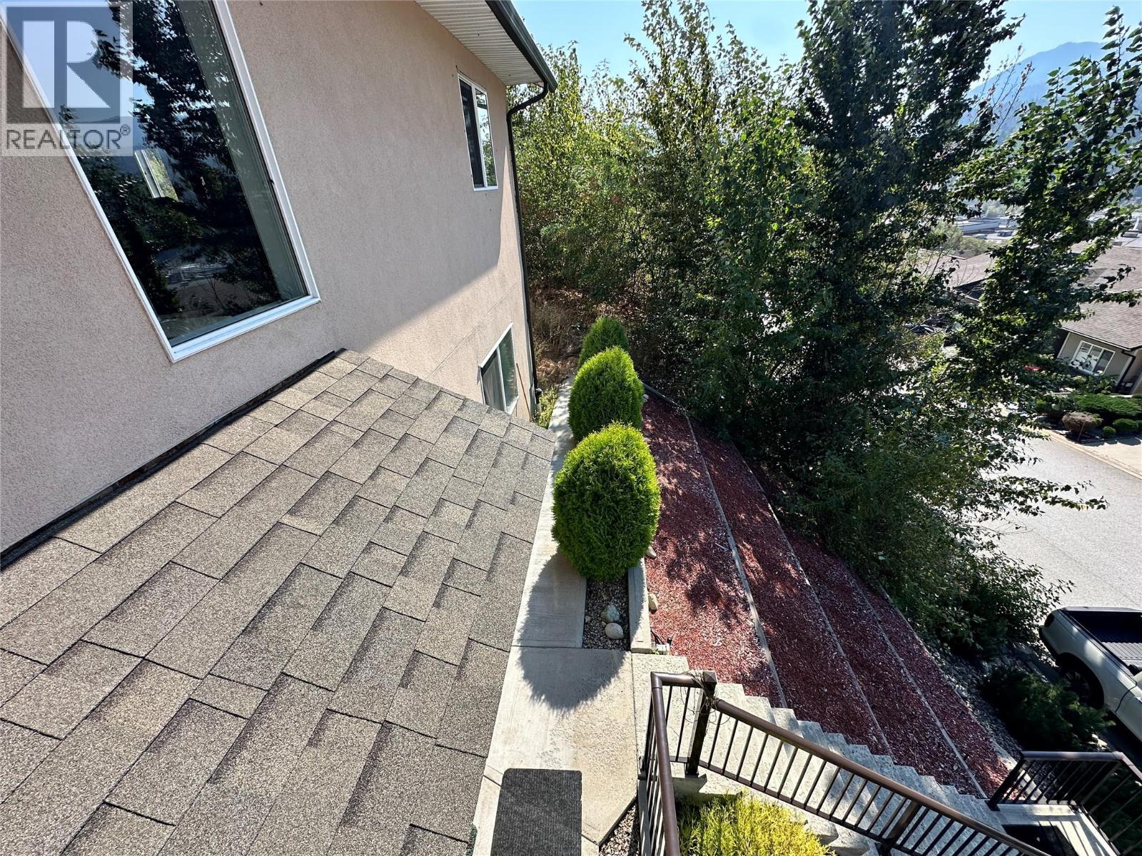 8121 Birchwood Drive, Trail, British Columbia  V1R 4Y3 - Photo 28 - 10384206