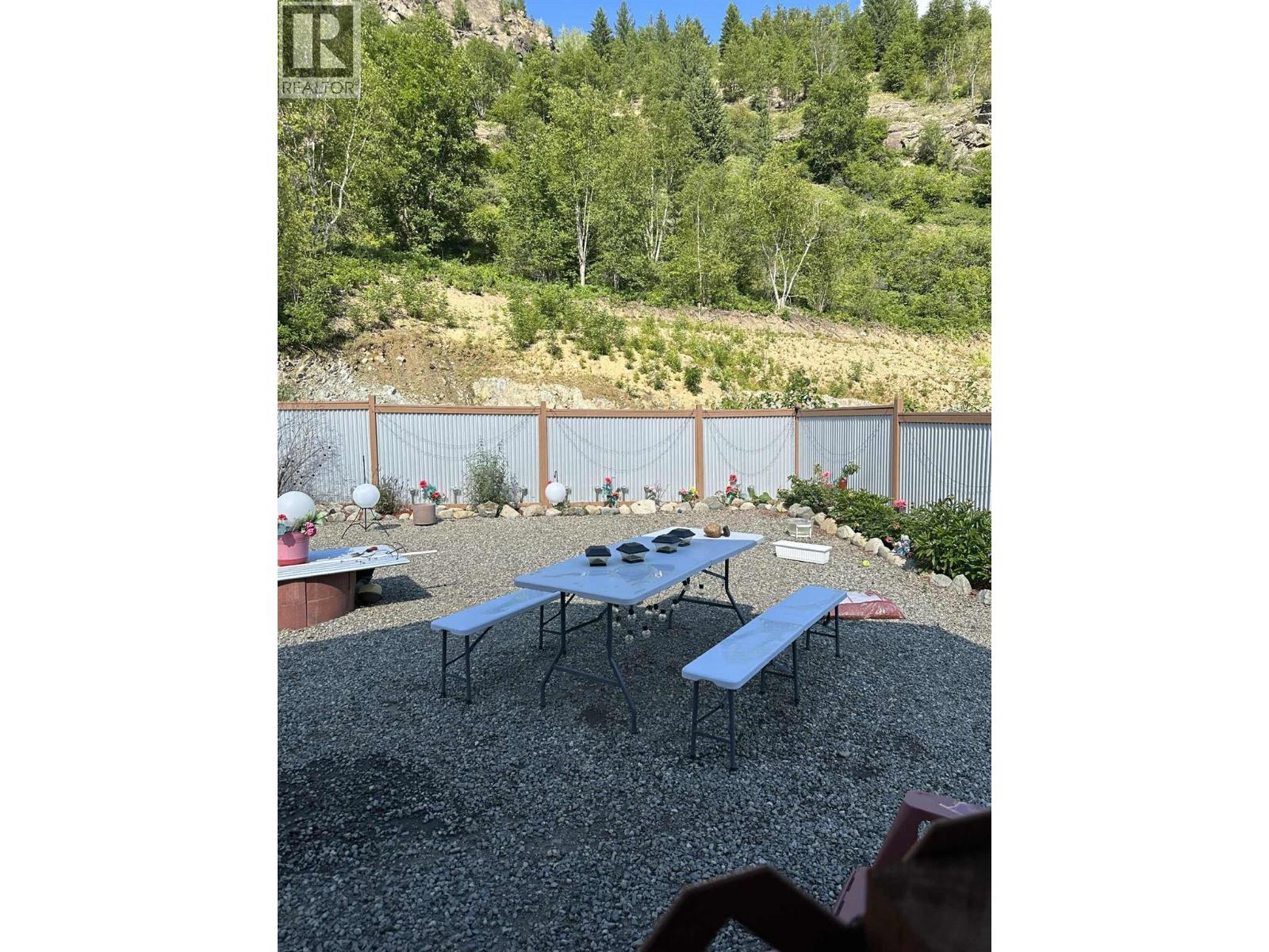 8121 Birchwood Drive, Trail, British Columbia  V1R 4Y3 - Photo 31 - 10384206