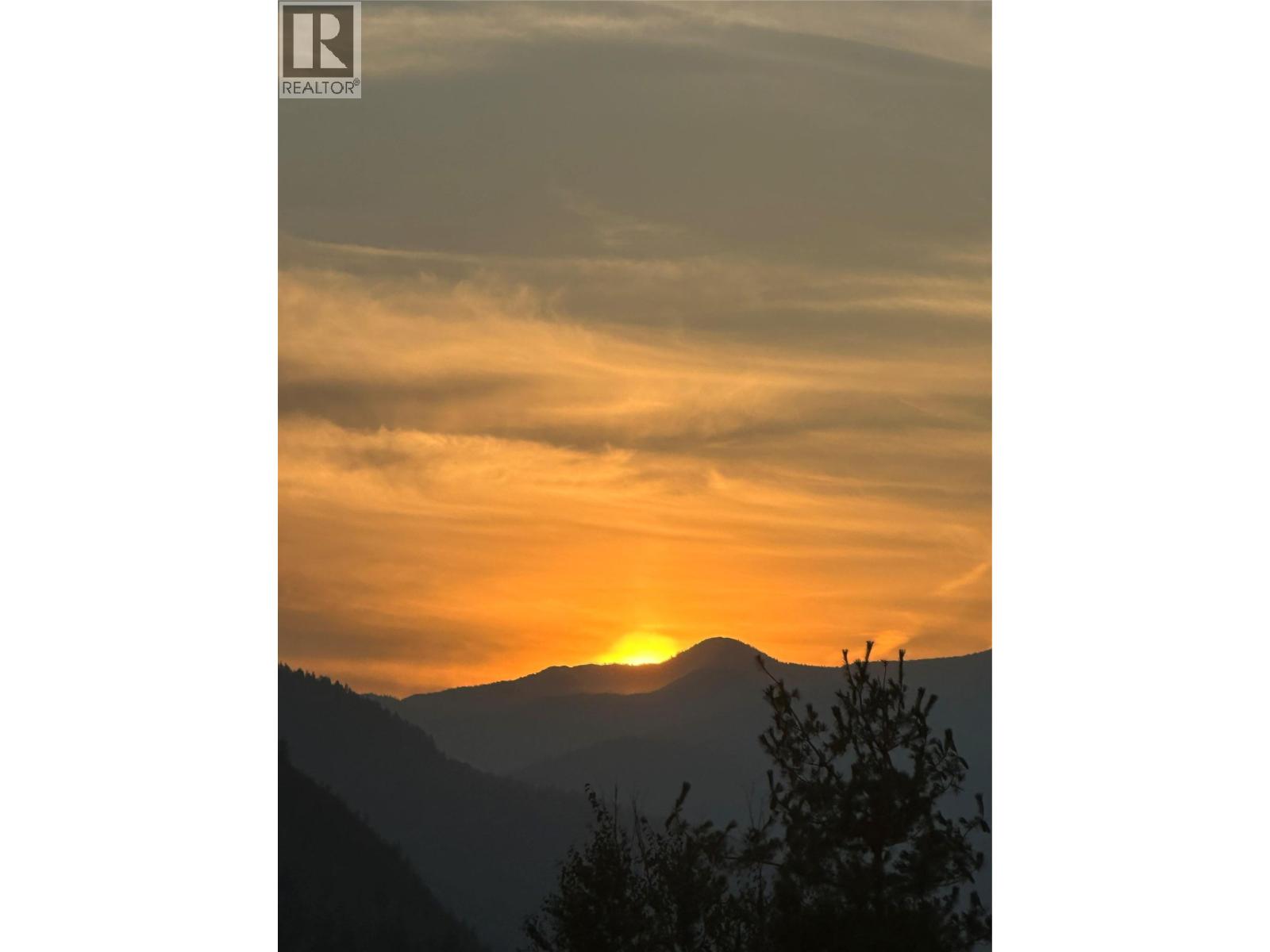 8121 Birchwood Drive, Trail, British Columbia  V1R 4Y3 - Photo 39 - 10384206