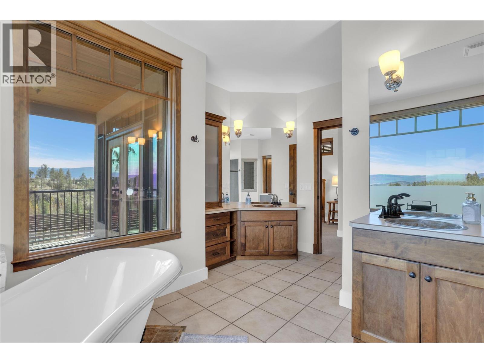 1208 Peak Point Drive, West Kelowna, British Columbia  V1Z 4A9 - Photo 30 - 10384096