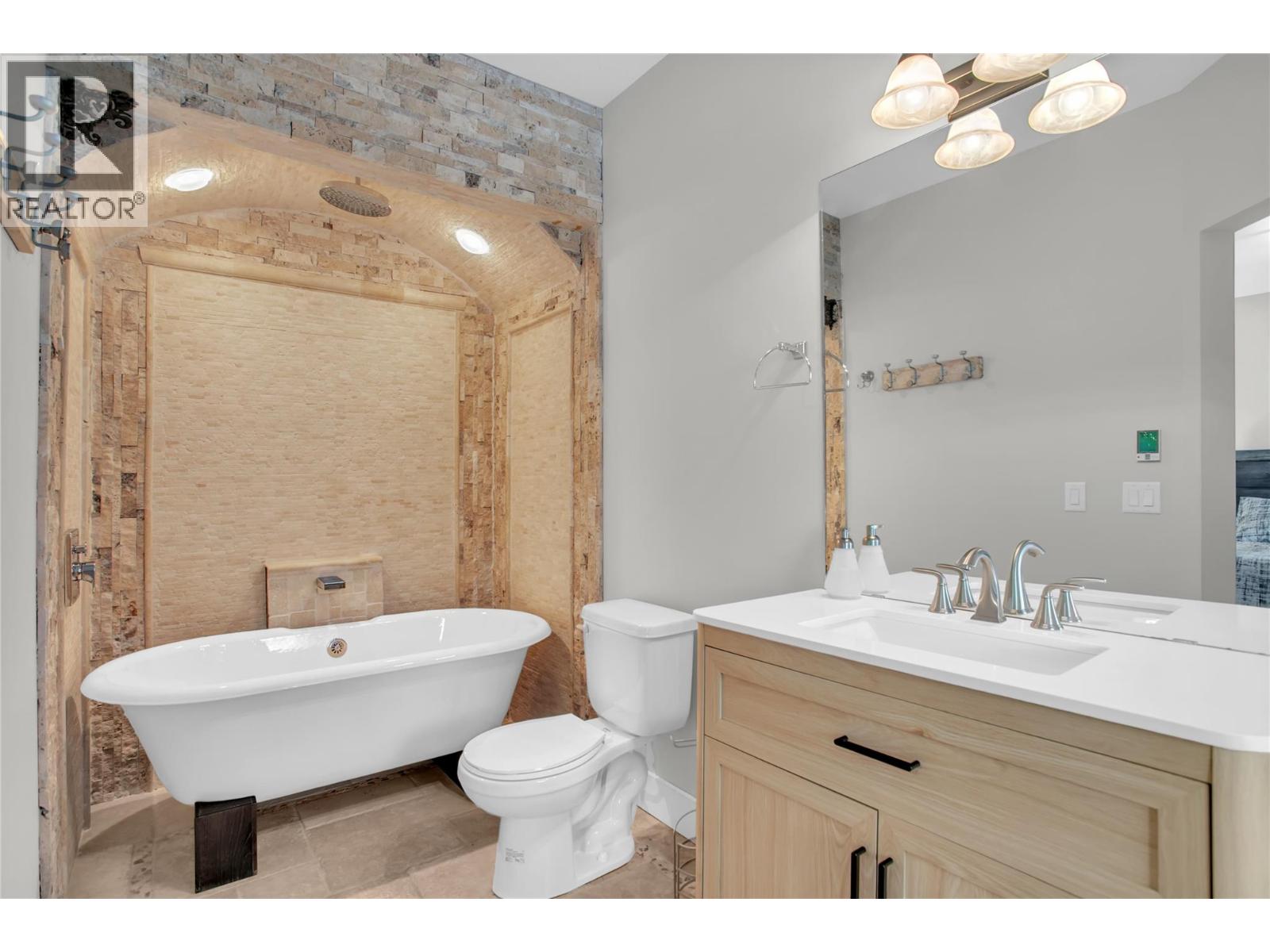 1208 Peak Point Drive, West Kelowna, British Columbia  V1Z 4A9 - Photo 42 - 10384096