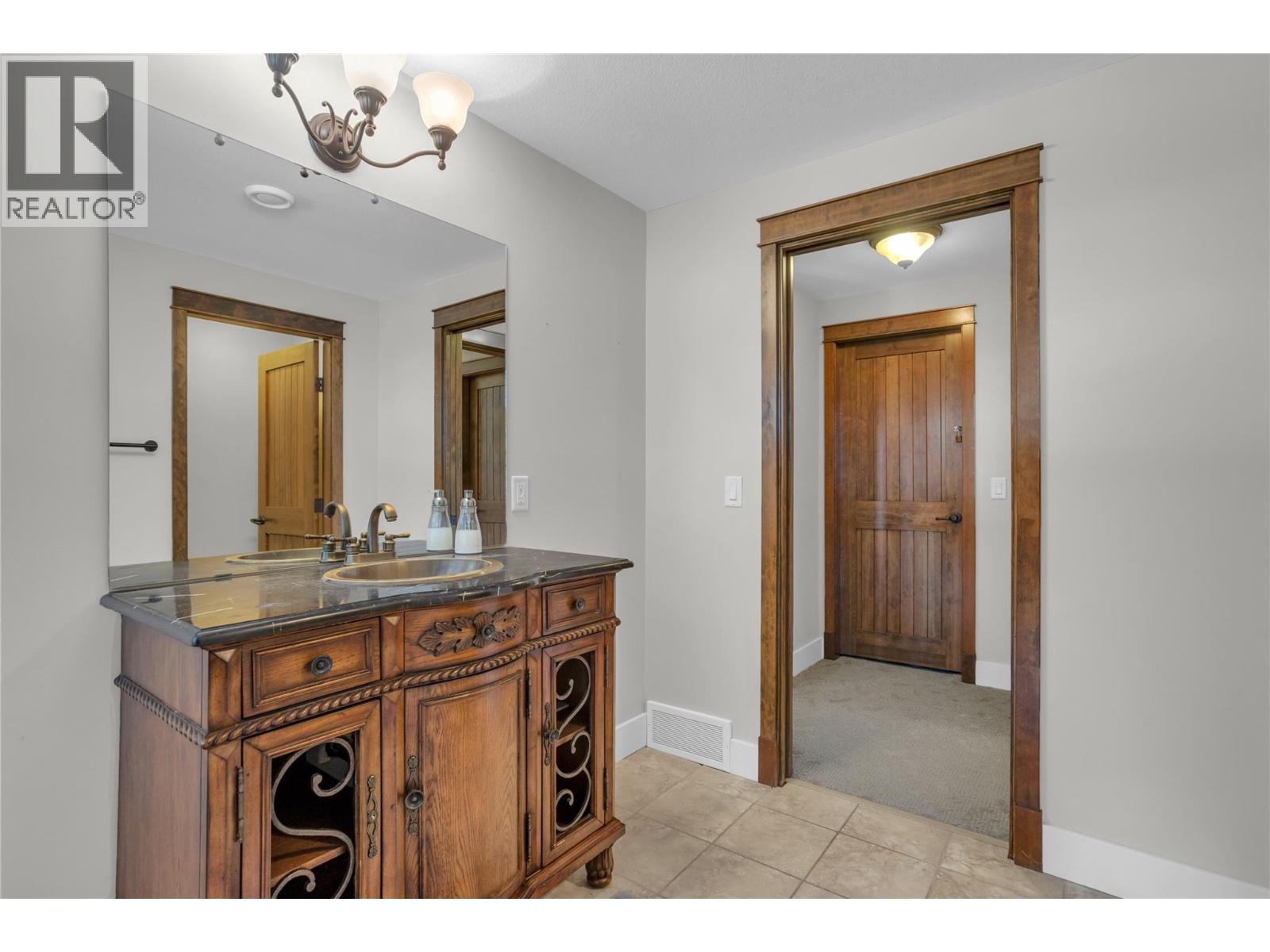 1208 Peak Point Drive, West Kelowna, British Columbia  V1Z 4A9 - Photo 50 - 10384096